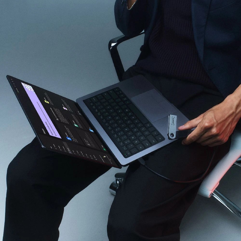 6 Ledger Nano S Plus Crypto Wallet Purple Amethyst, 6 of 8