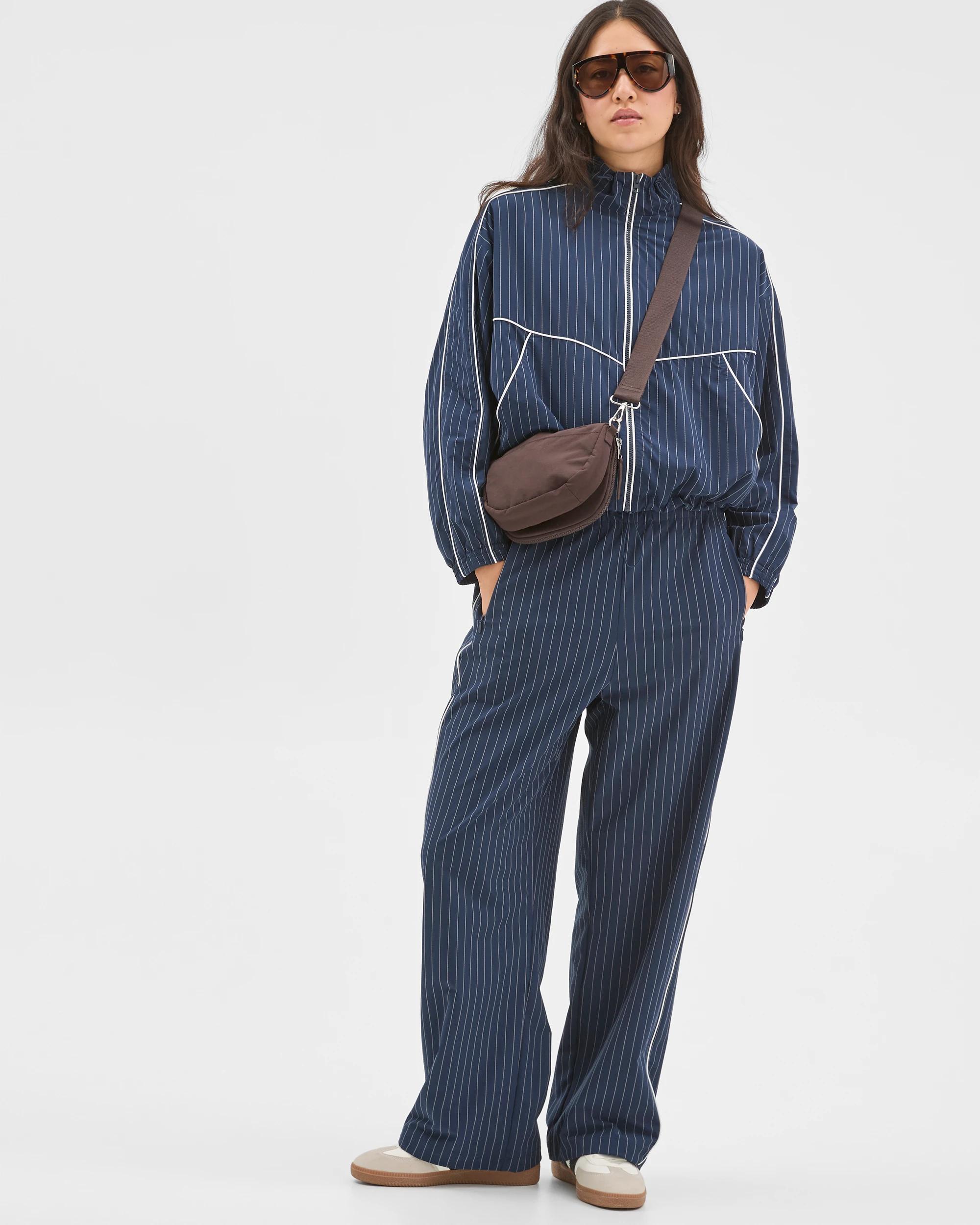 1 Target Active Motion Stripe Trackpants NAVY STRIPE, 1 of 7