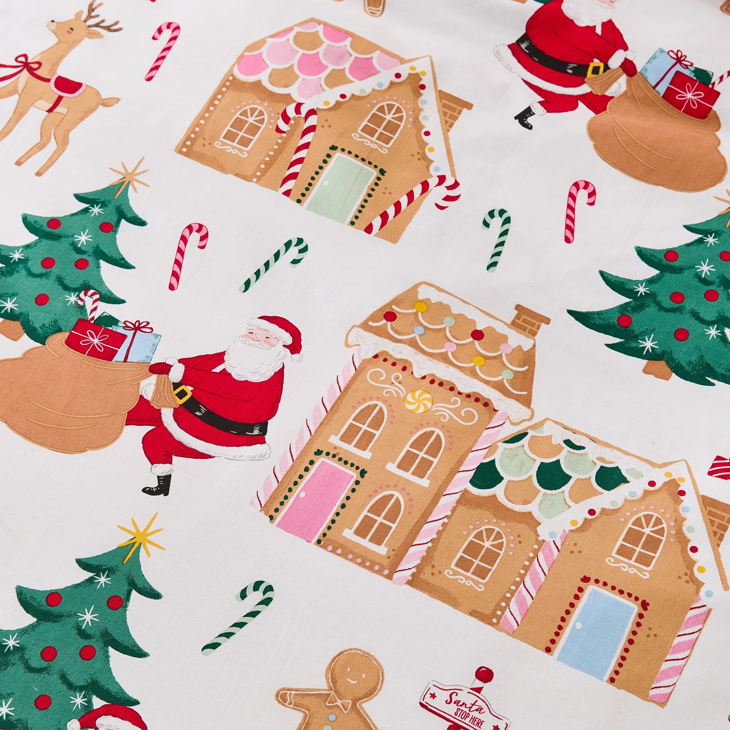 5 Gingerbread Village Reversible Cotton Rich Quilt Cover Set - Single Bed, 5 of 7