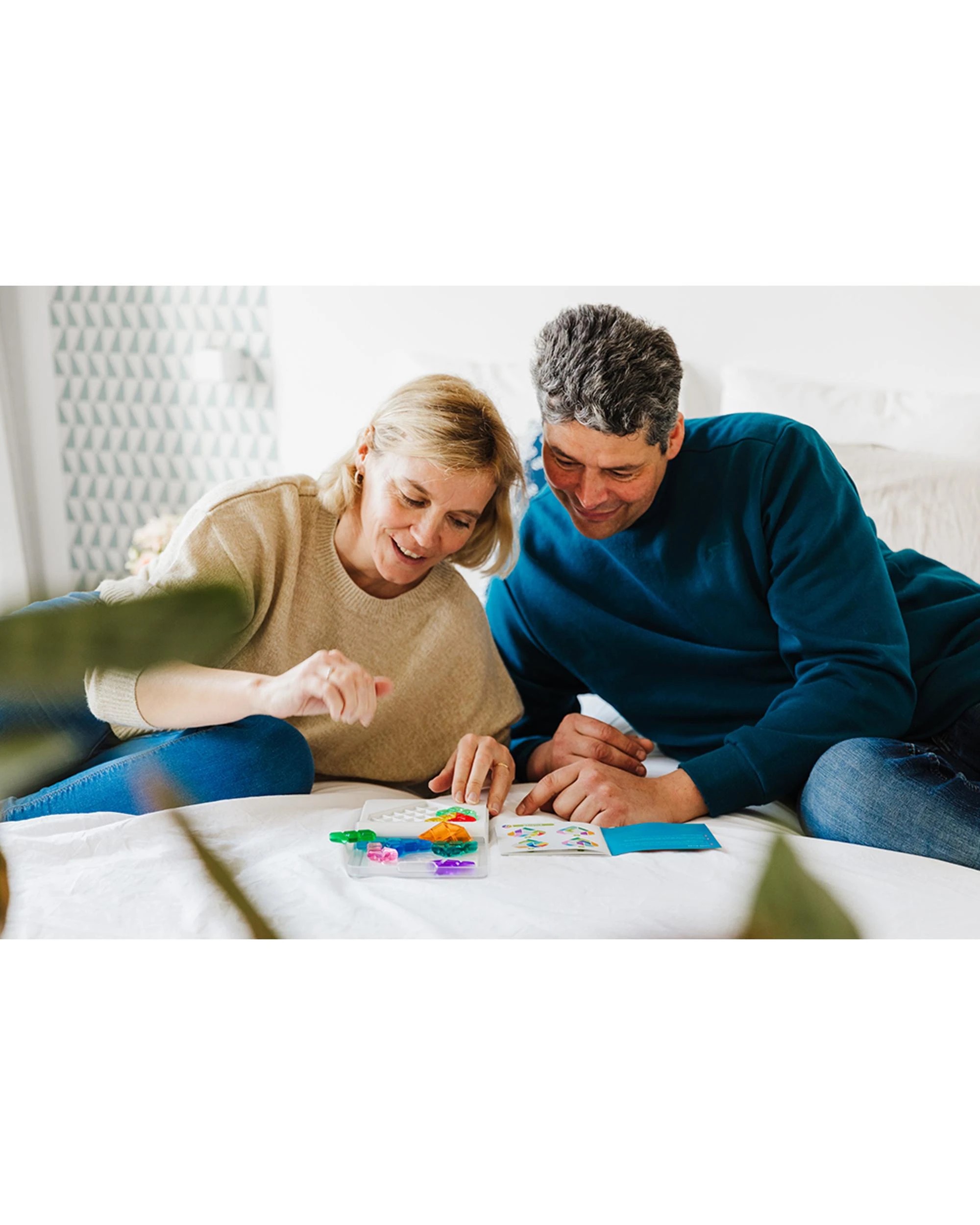 2 Smart Games IQ Love Puzzle Game, 2 of 4