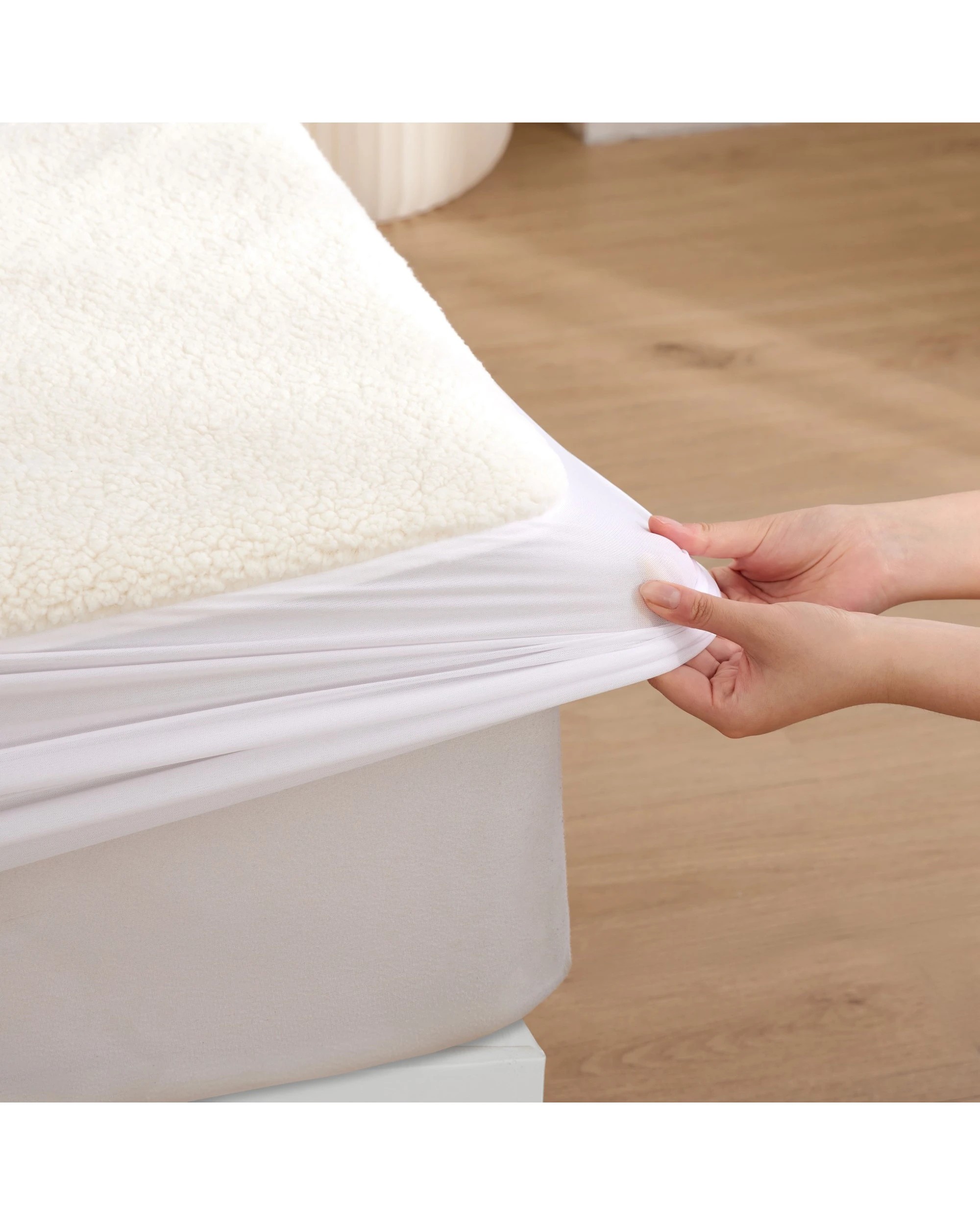 3 Sleepcare 300gsm Sherpa Fleece Fitted Mattress Underlay - Queen Bed - Beige, 3 of 5