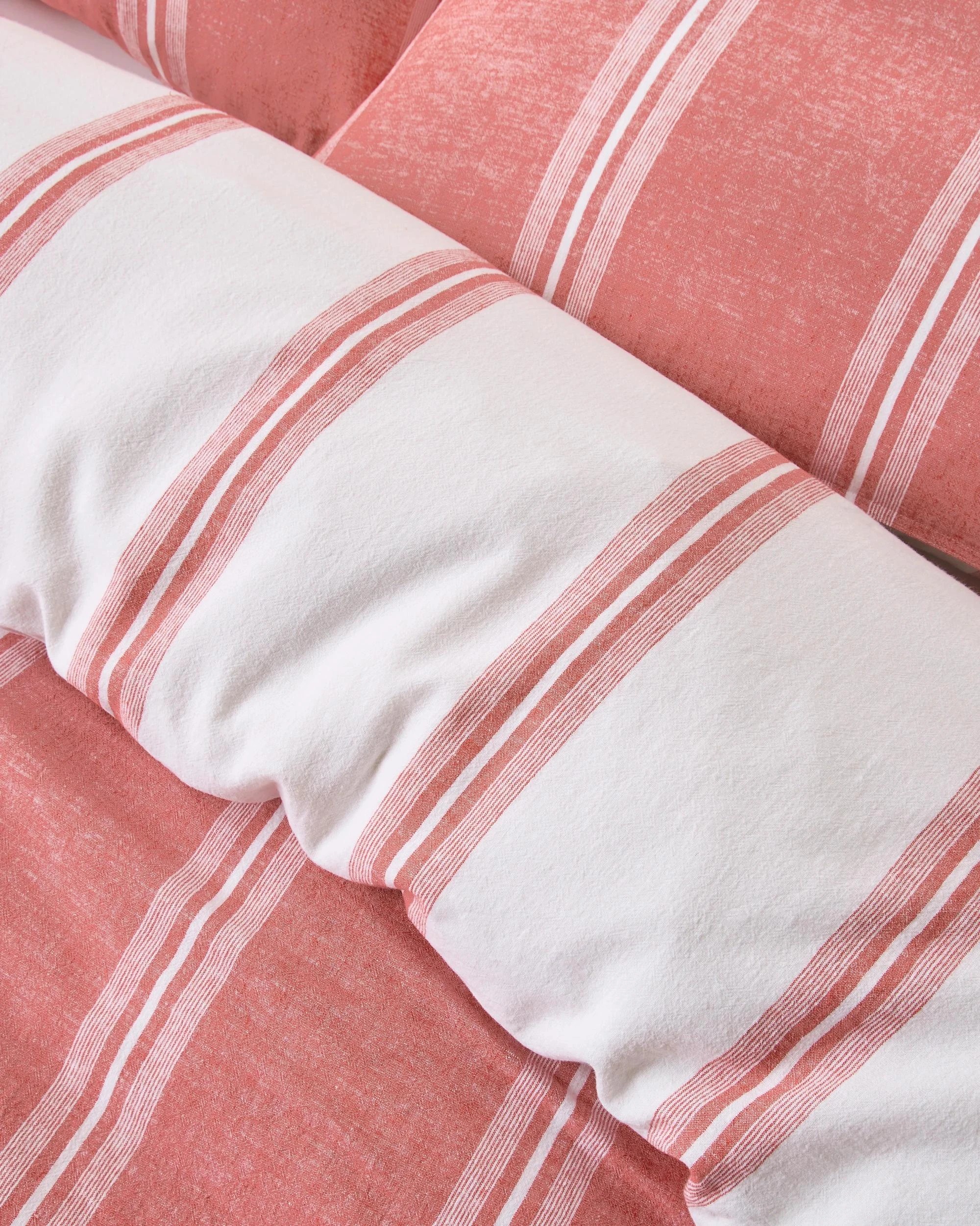 3 Target Rowie Stripe Linen/Cotton Quilt Cover Set - King Bed - Red, 3 of 3