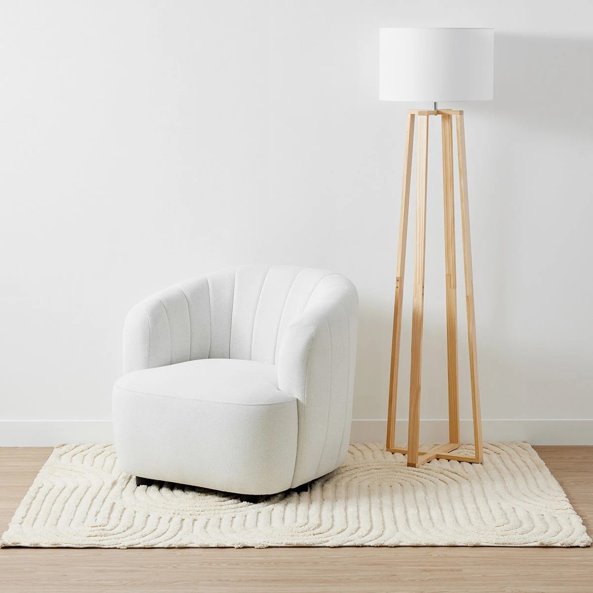 1 Zander Lounge Chair, 1 of 10