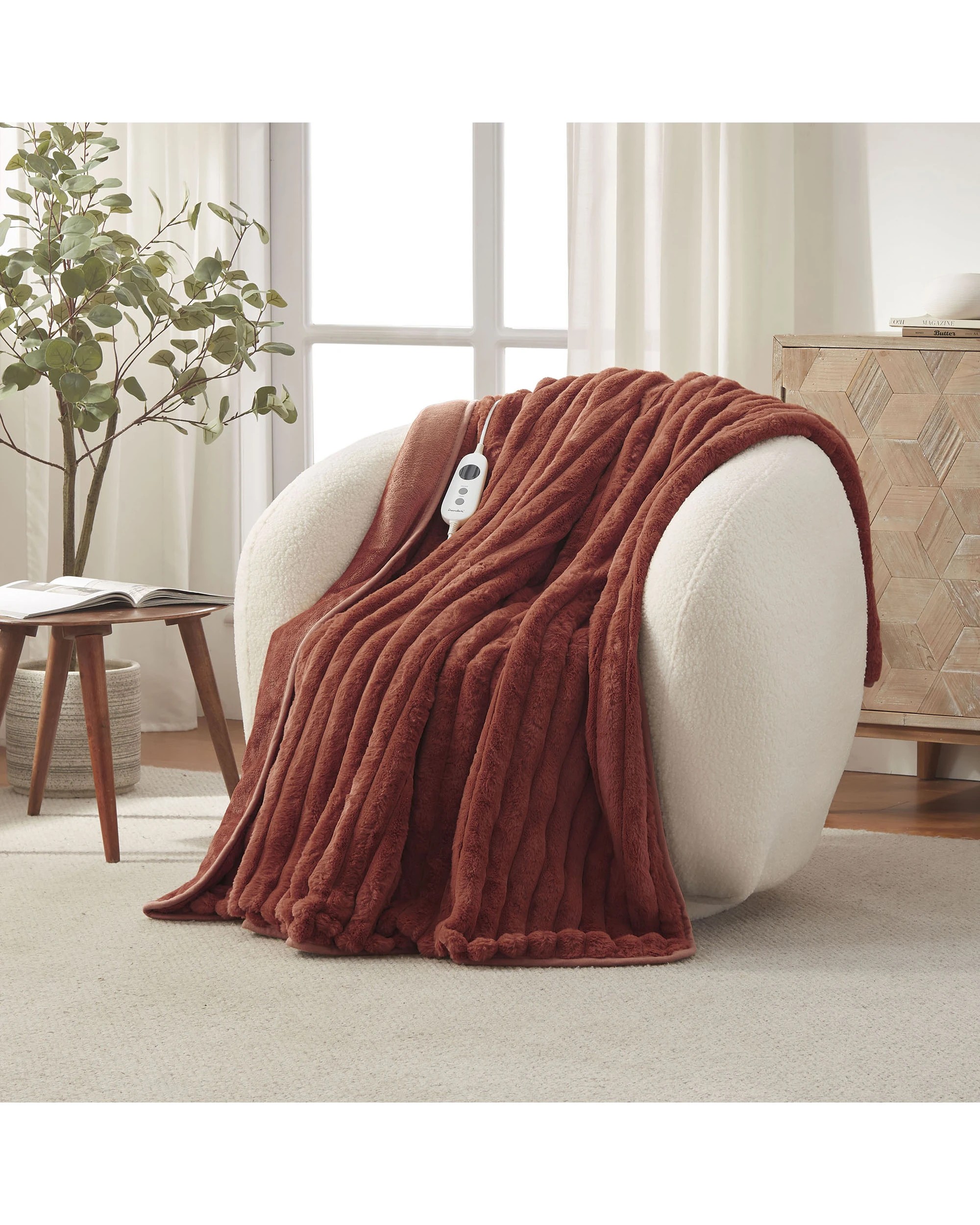 1 Dreamaker Cirra Chunky Embossed Fleece Heated Throw 130x160cm - Rust, 1 of 10