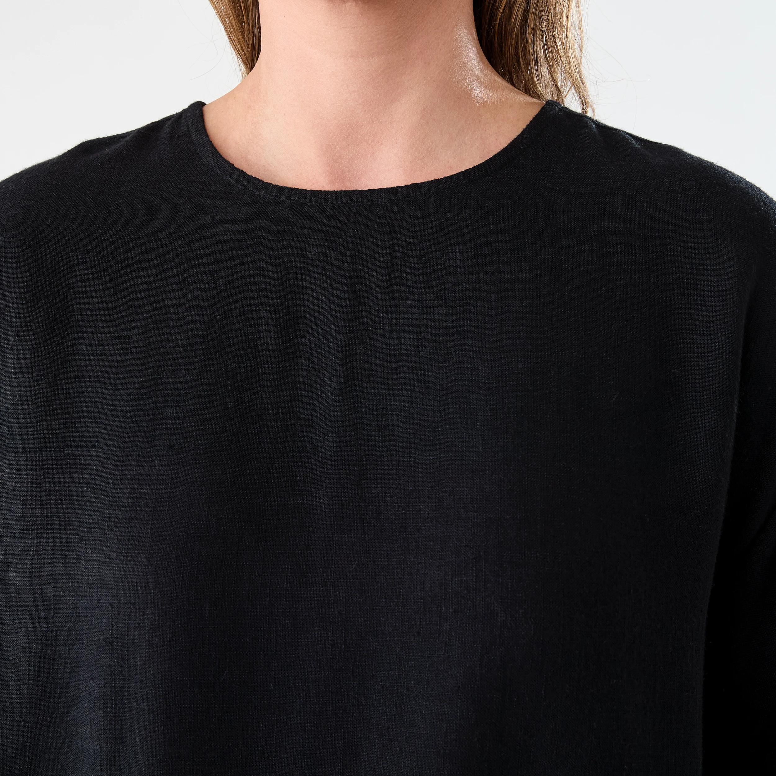 5 Short Sleeve Button Back Relaxed T-shirt Black, 5 of 7