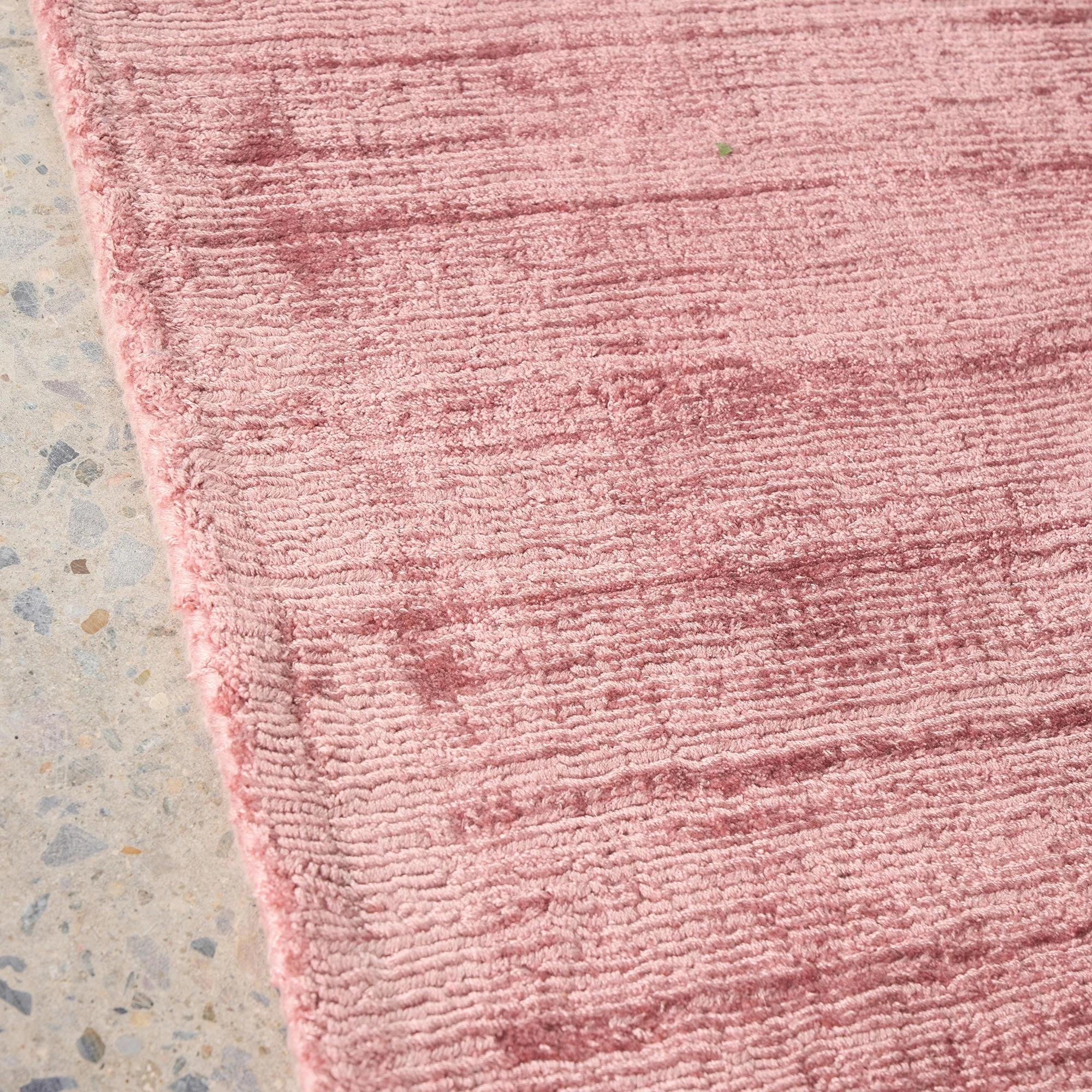 Common Ground Rugs Serene Blush 280x190cm - Large Hand Loomed Rug ...