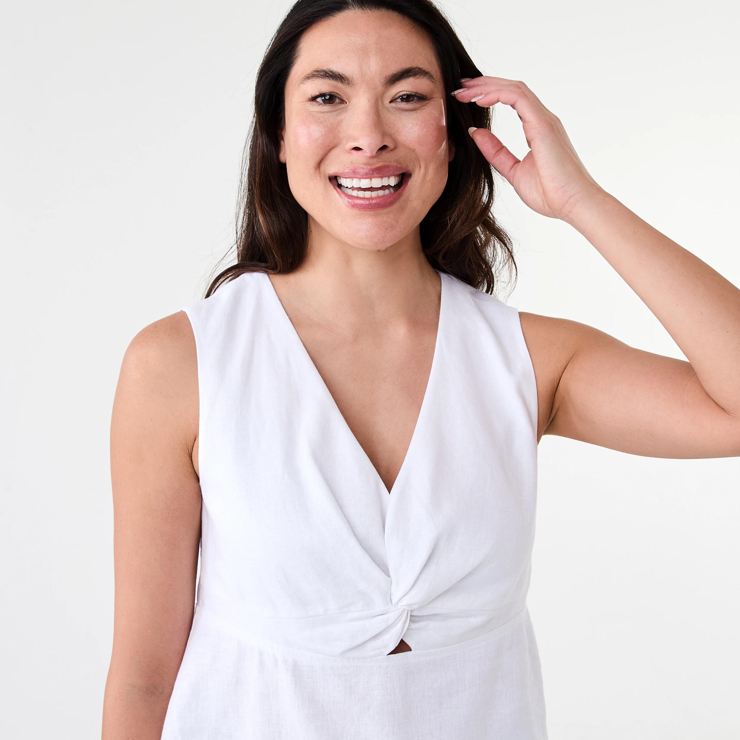 4 Sleeveless Twist Front Top White, 4 of 7