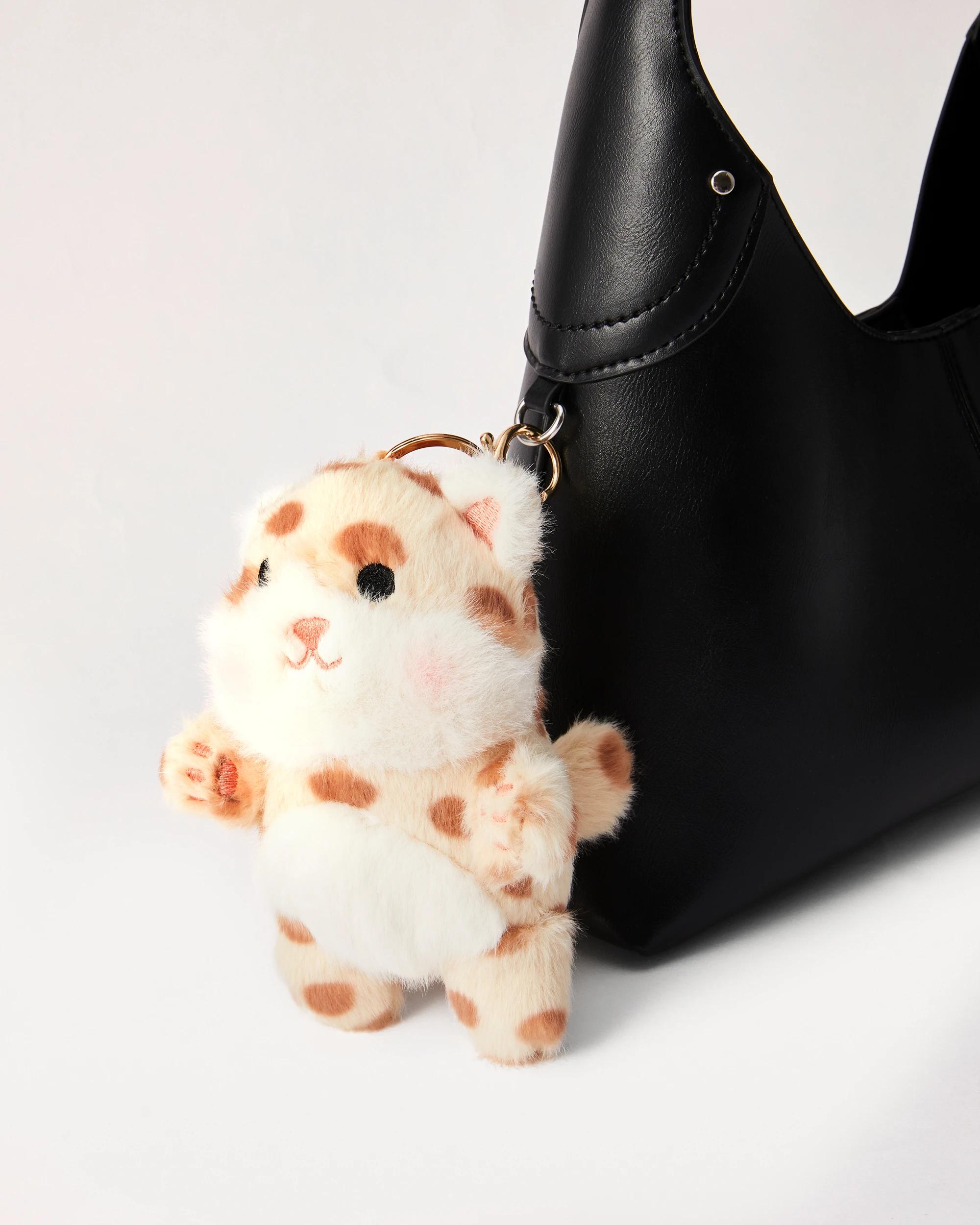 4 Fluffy Cat Bag Charm Keyring - White and Gold Tone White2, 4 of 5
