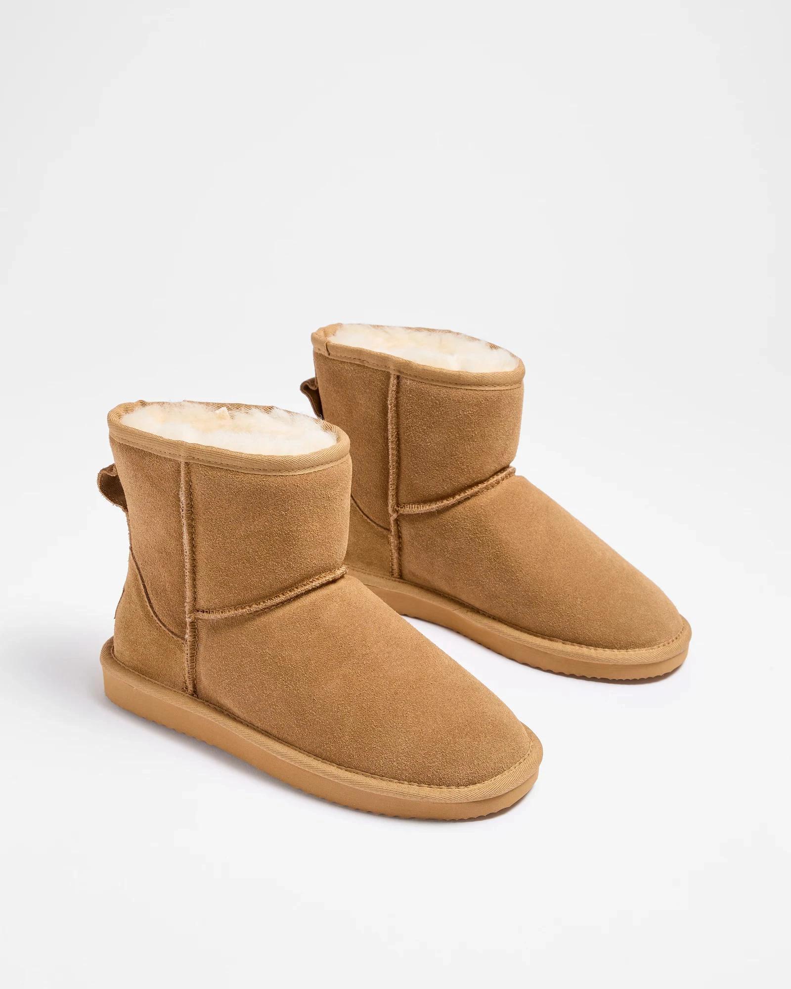 3 Australian Design Ugg Boots and Slippers Australian Design UGG Leather and Sheepskin Boots CHESTNUT, 3 of 4