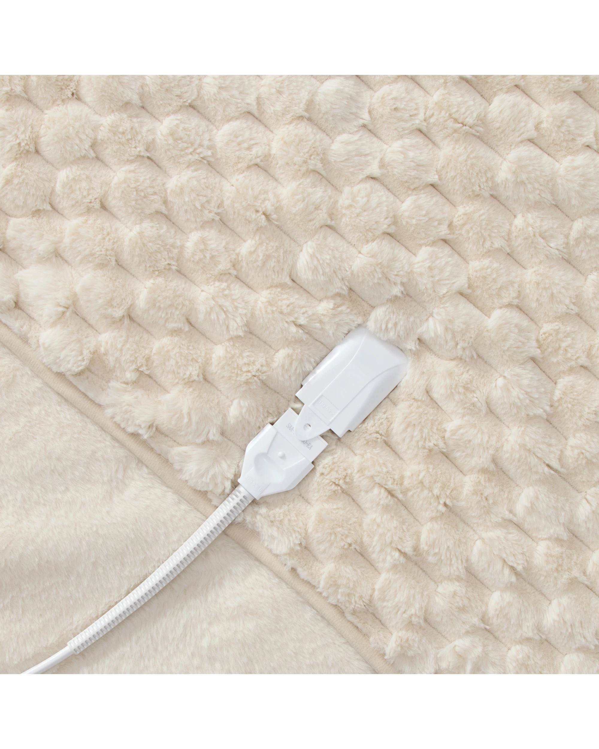 4 Dreamaker Emmett Textured Faux Fur Heated Throw 180x200cm - Cream, 4 of 9