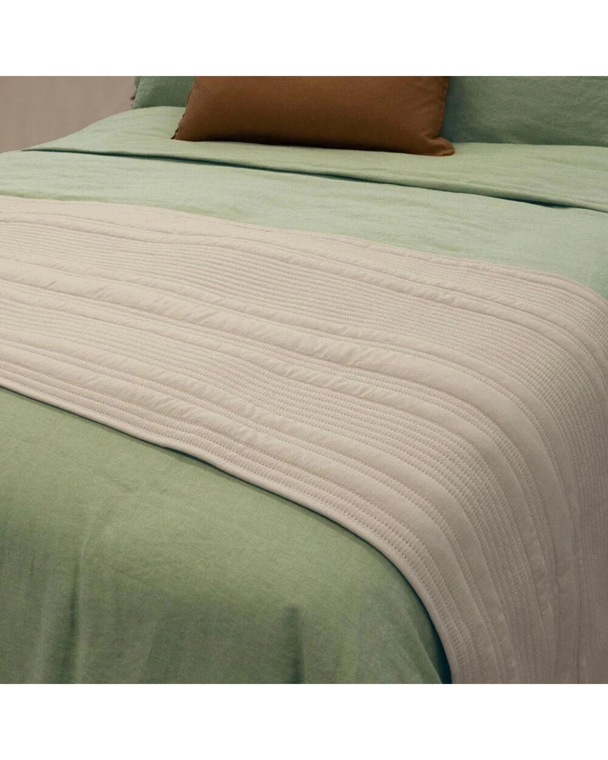 3 Bambury Flinders Embossed Bed Runner Pebble - Grey, 3 of 4