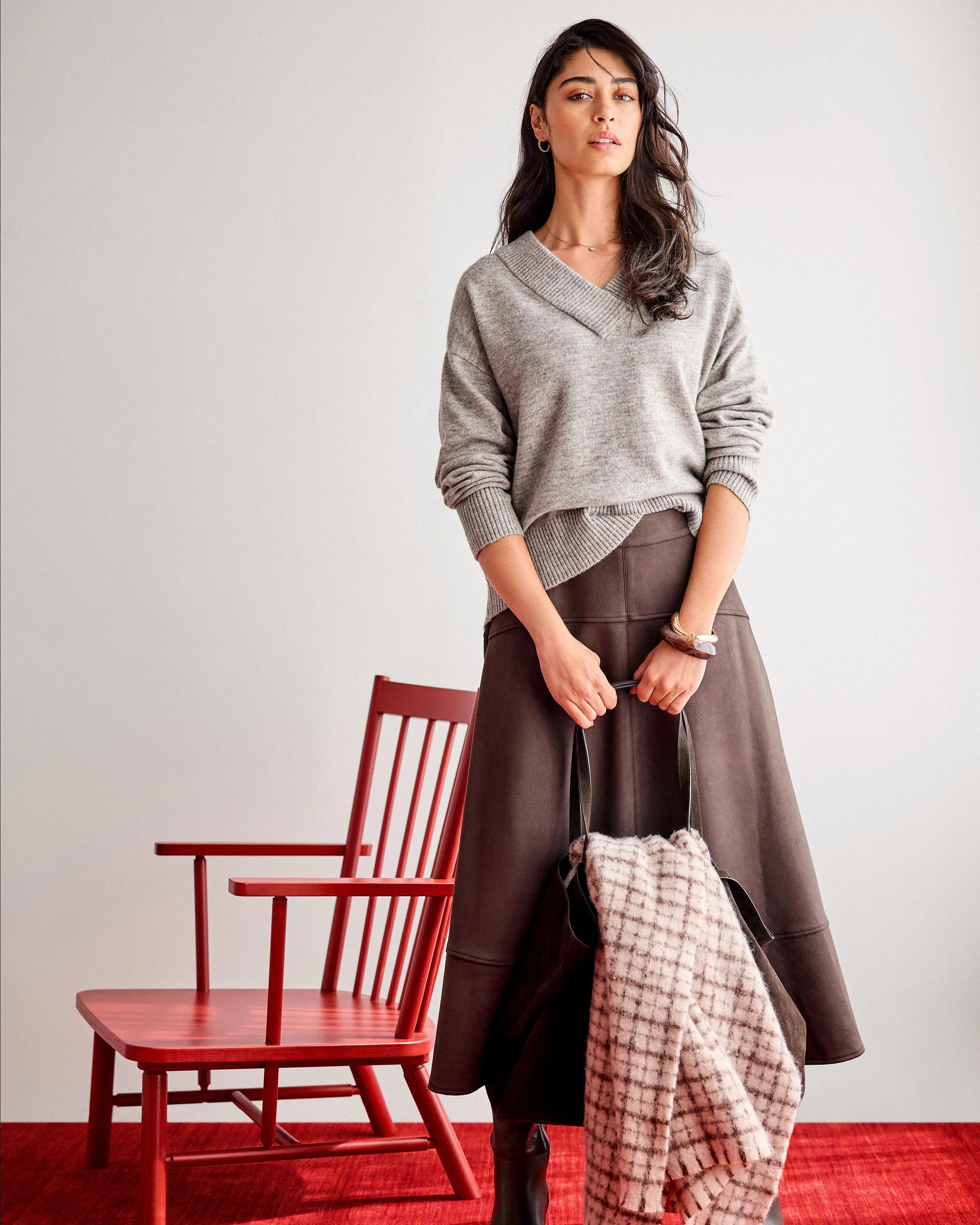 7 Target Woman Lightweight Lofty V-Neck Sweater TAUPE MARLE, 7 of 7