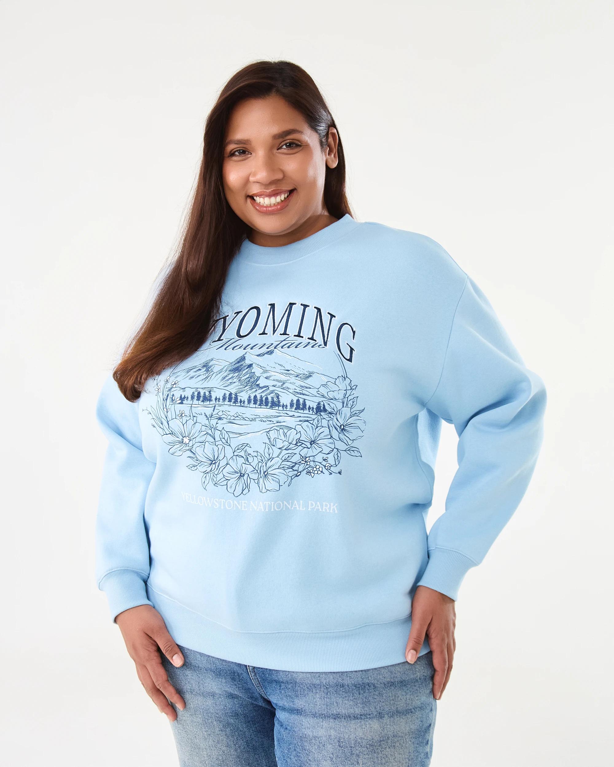 1 Curve Long Sleeve Crew Neck Sweatshirt Wyom Blue, 1 of 7