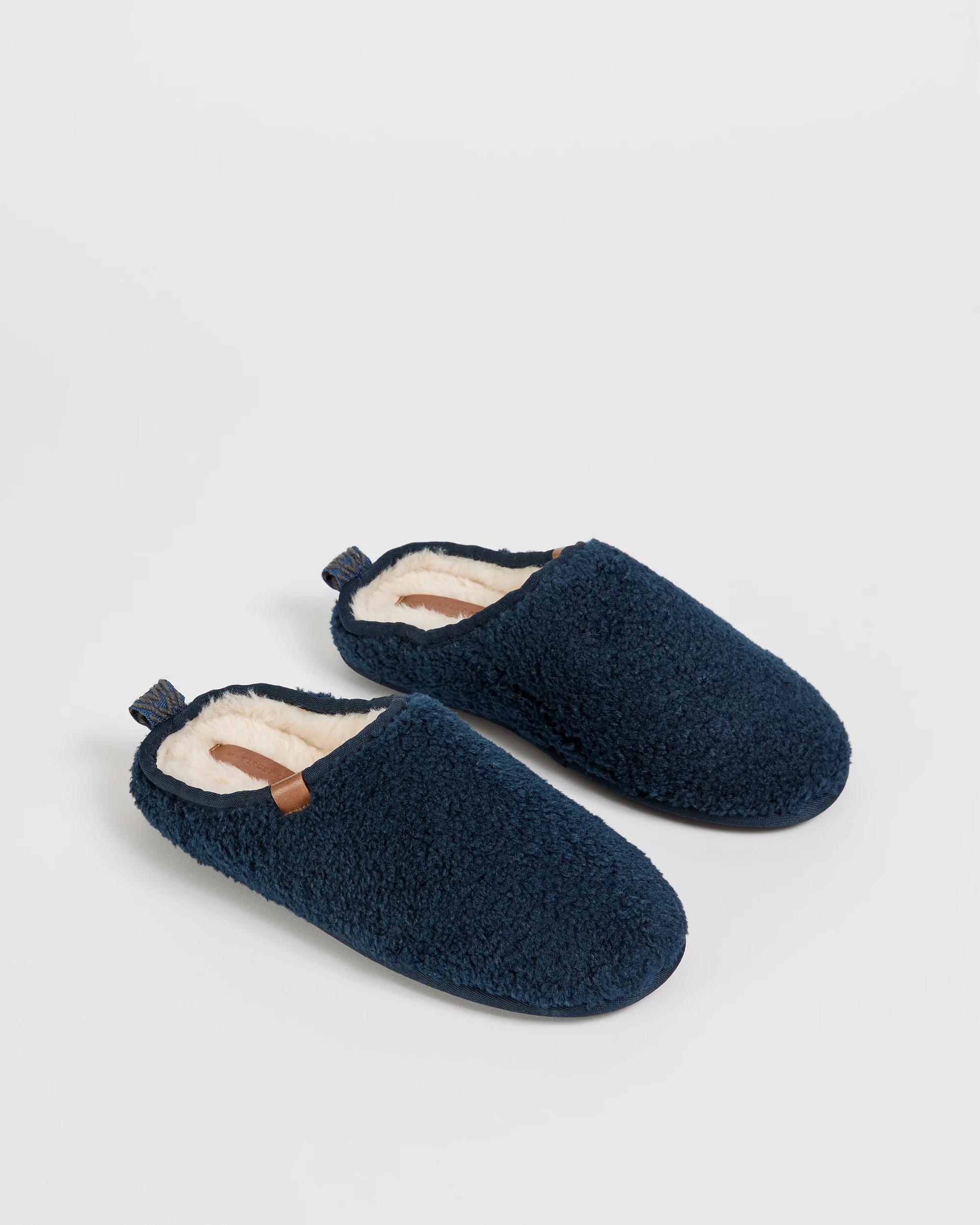 2 Target Man Cozy Slipper Scuff NAVY, 2 of 3