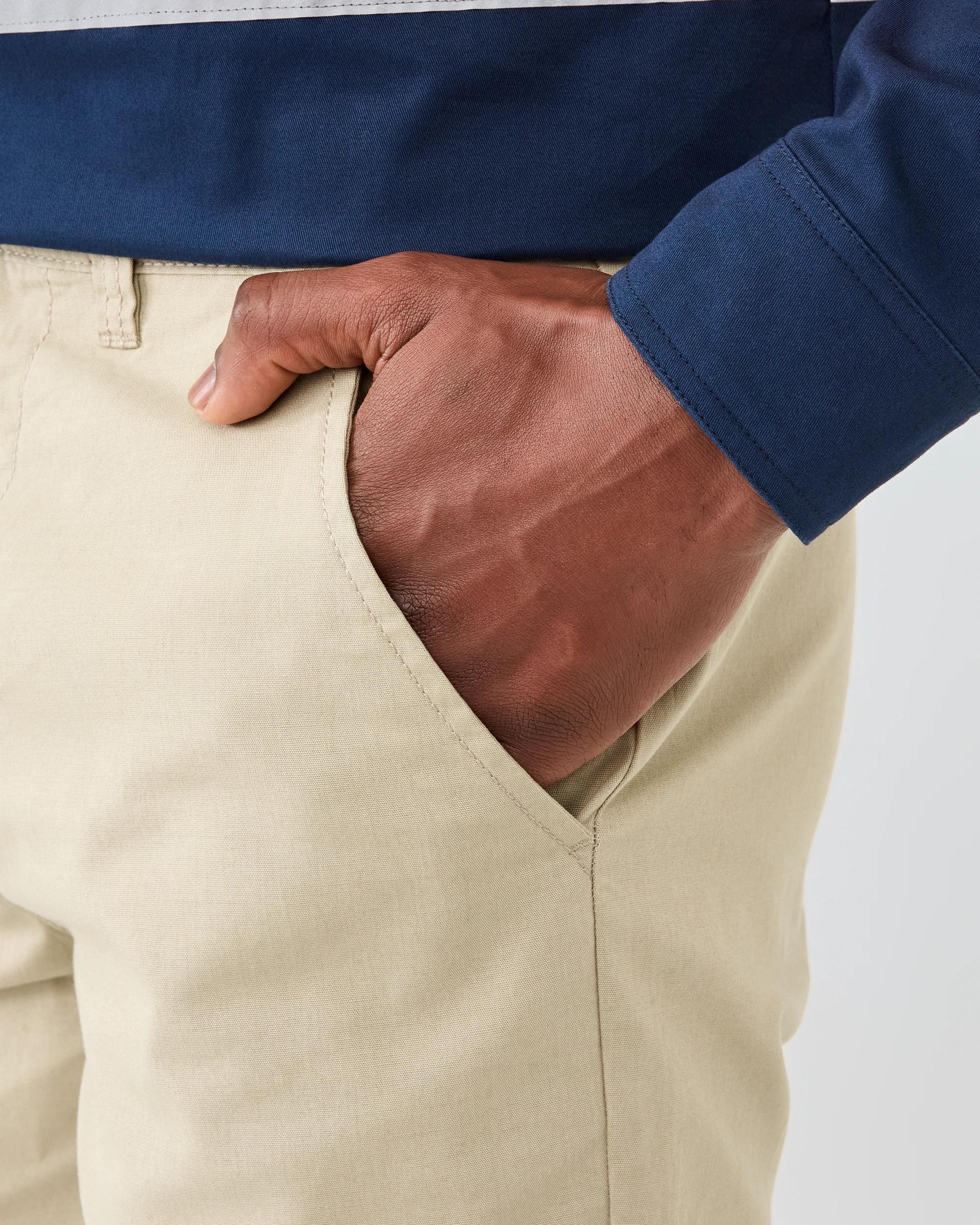 5 Fitted Waist Regular Chino Shorts Bge Almnm, 5 of 7