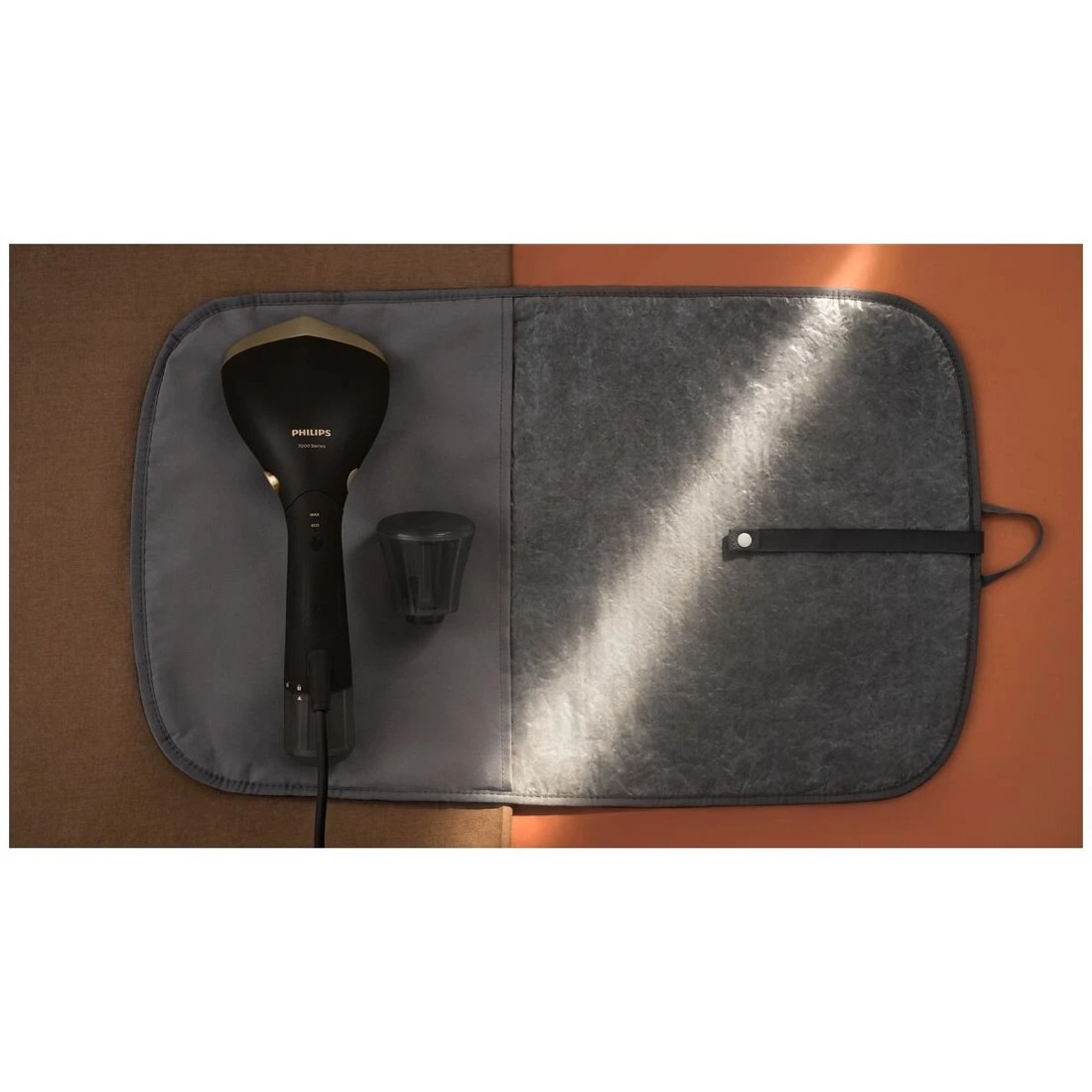 4 Philips 7000 Series Handheld Garment Steamer Black, 4 of 5