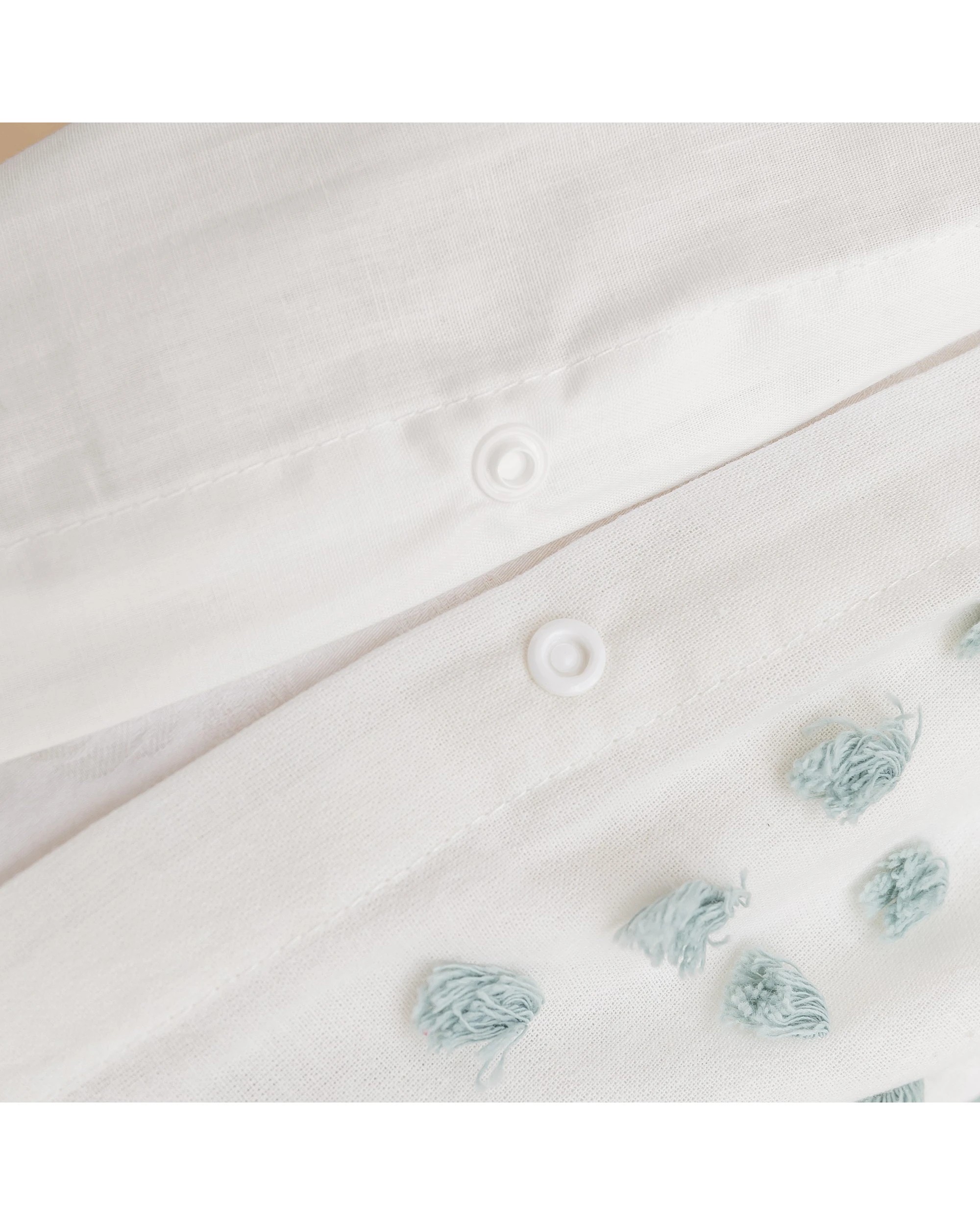 4 Dreamaker Clovelly Tufted Stripe Quilt Cover Set - King Bed - White, 4 of 7