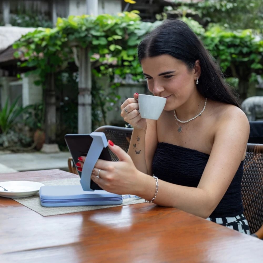 4 Strapsicle Silicone Straps for Kindle Small Bondi Blue 2 Pack, 4 of 8