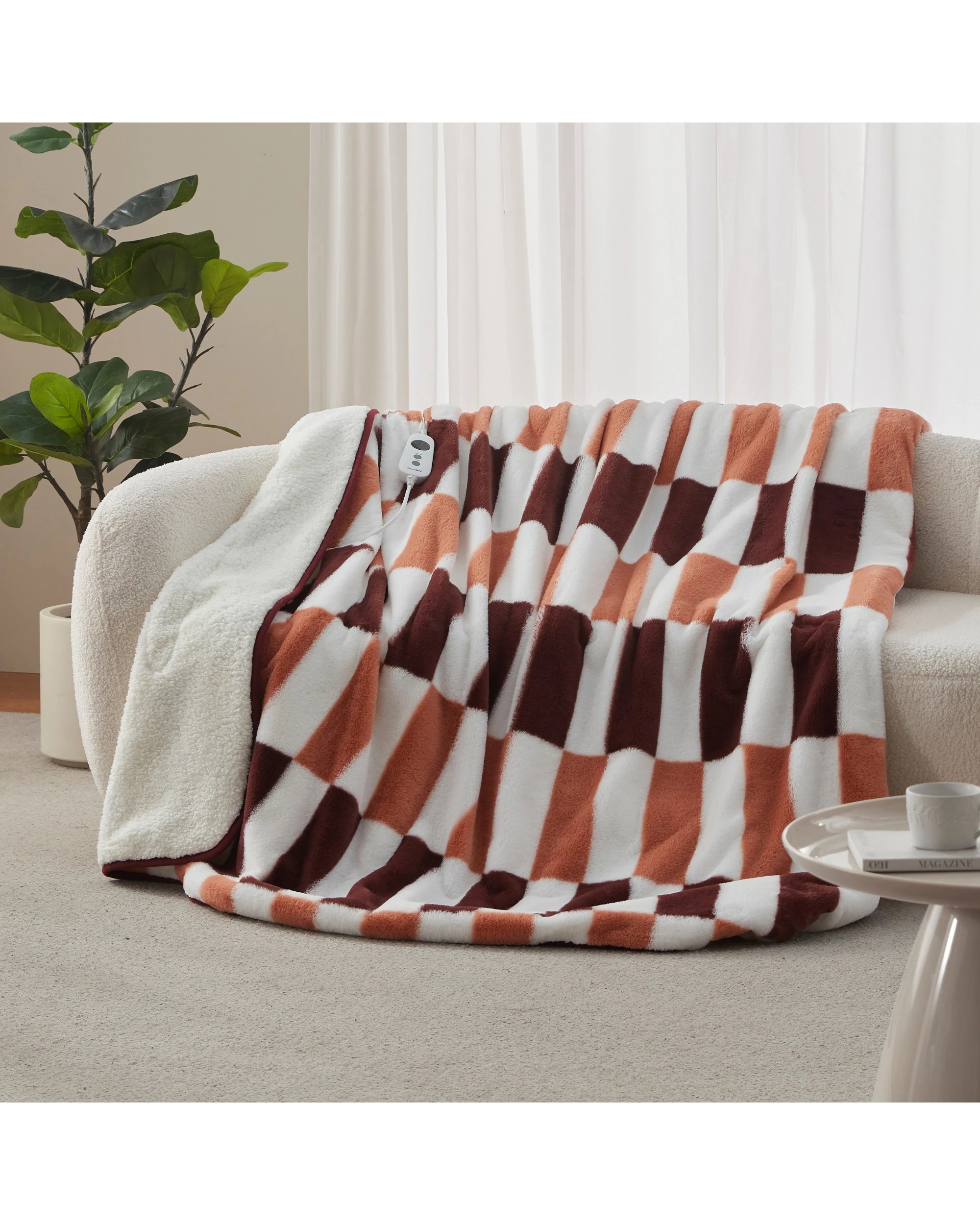 1 Dreamaker Alma Faux Fur Heated 180x200cm - Chocolate Mousse, 1 of 9