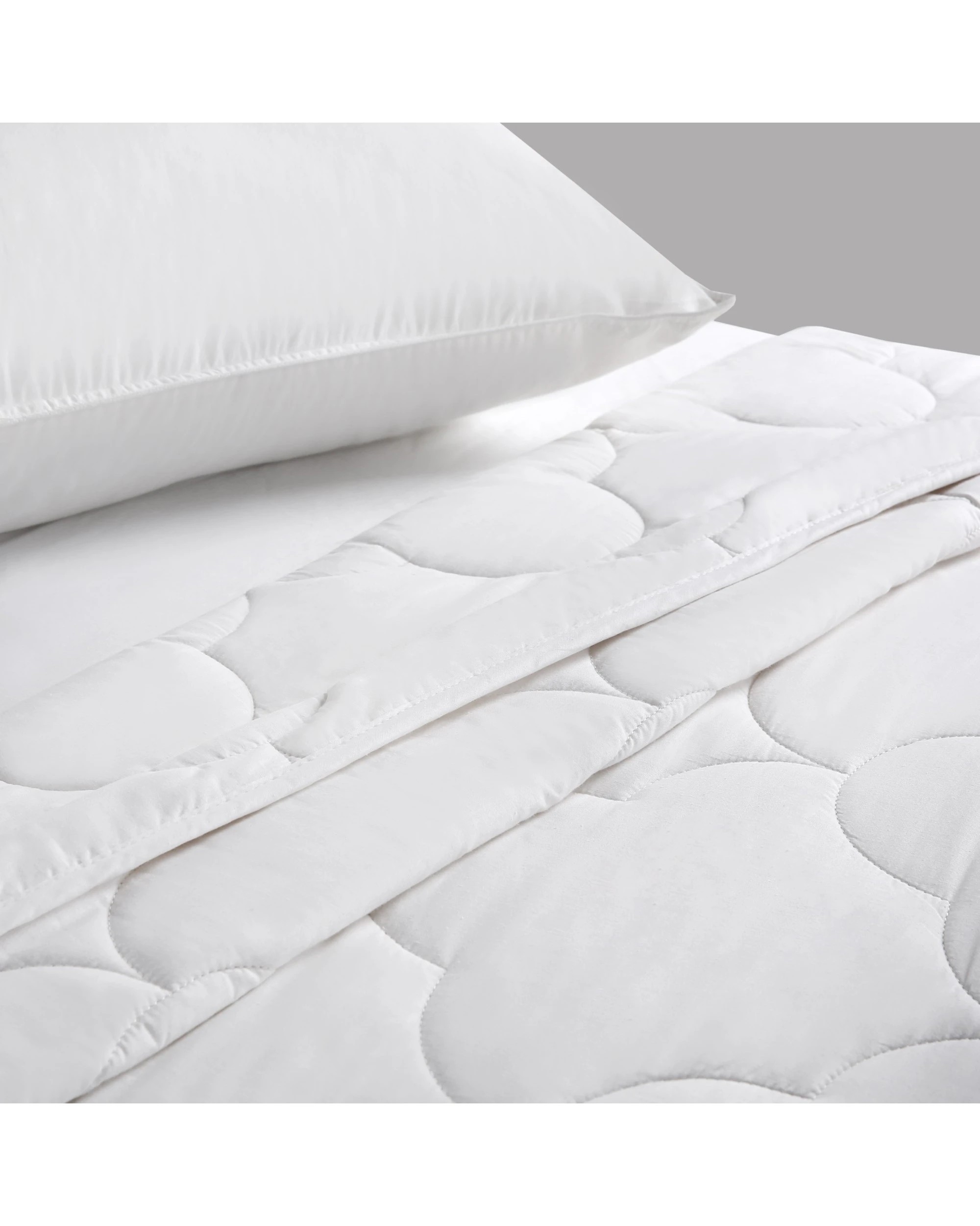 2 Dreamaker Washable All Season 100% Cotton Quilt - King Bed - White, 2 of 4