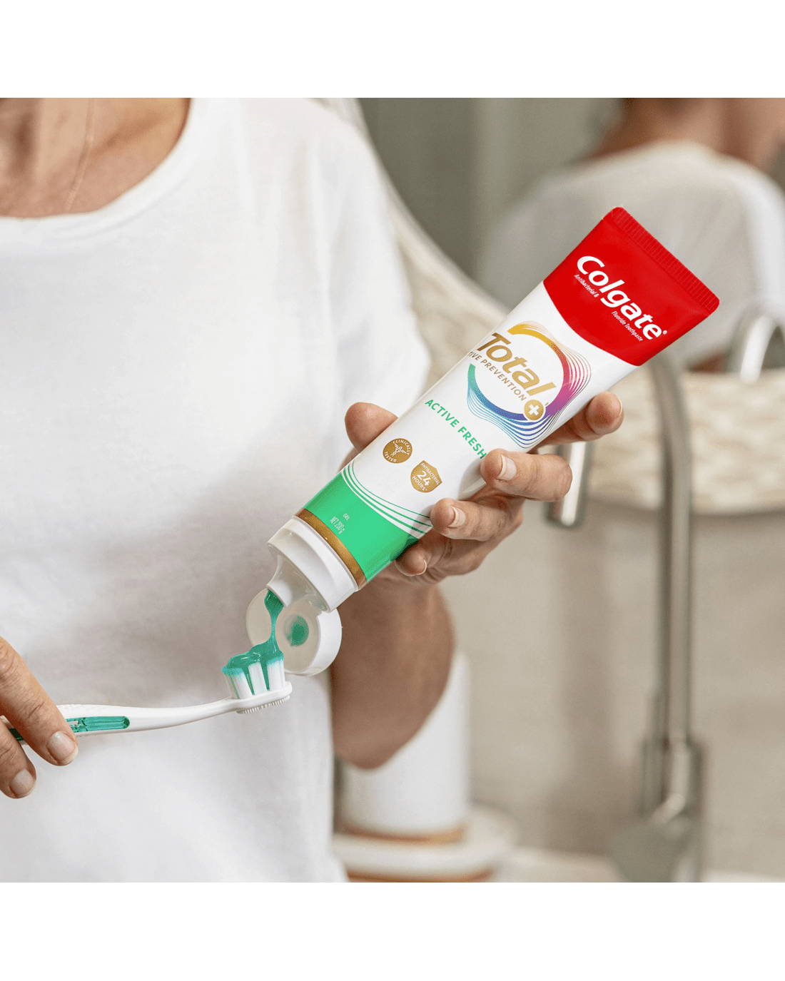 7 Colgate Total Advanced Fresh Antibacterial and Fluoride Toothpaste, 7 of 10