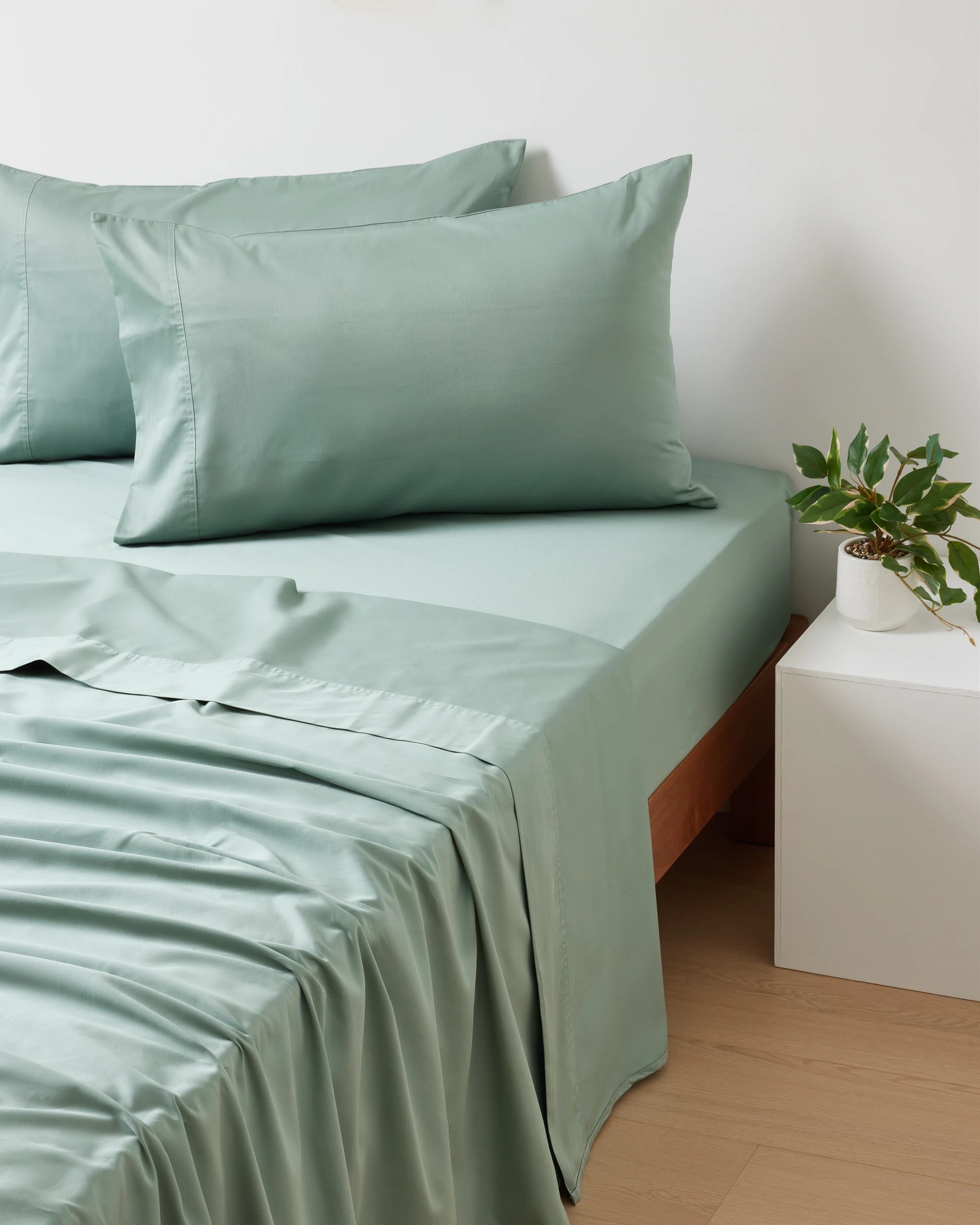 1 500 Thread Count Cotton Fitted Sheet - Double Bed, Sage, 1 of 6