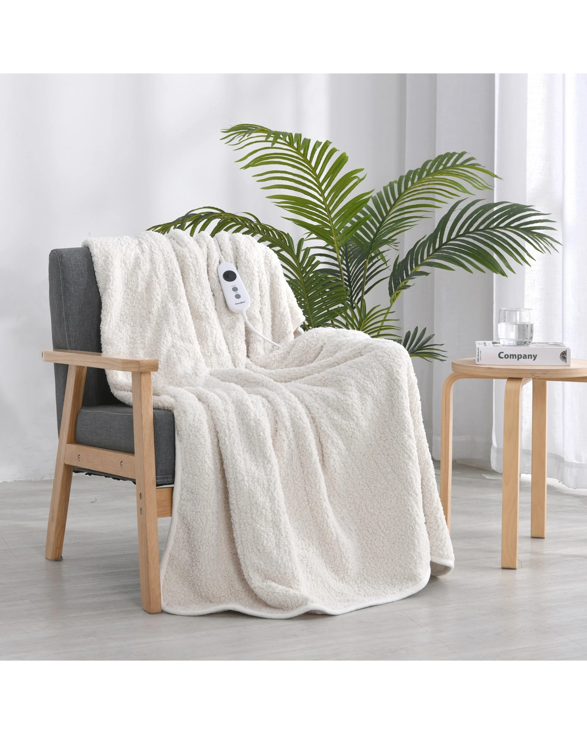 1 Dreamaker Teddy Fleece Heated Throw 130x160cm - Cream, 1 of 6
