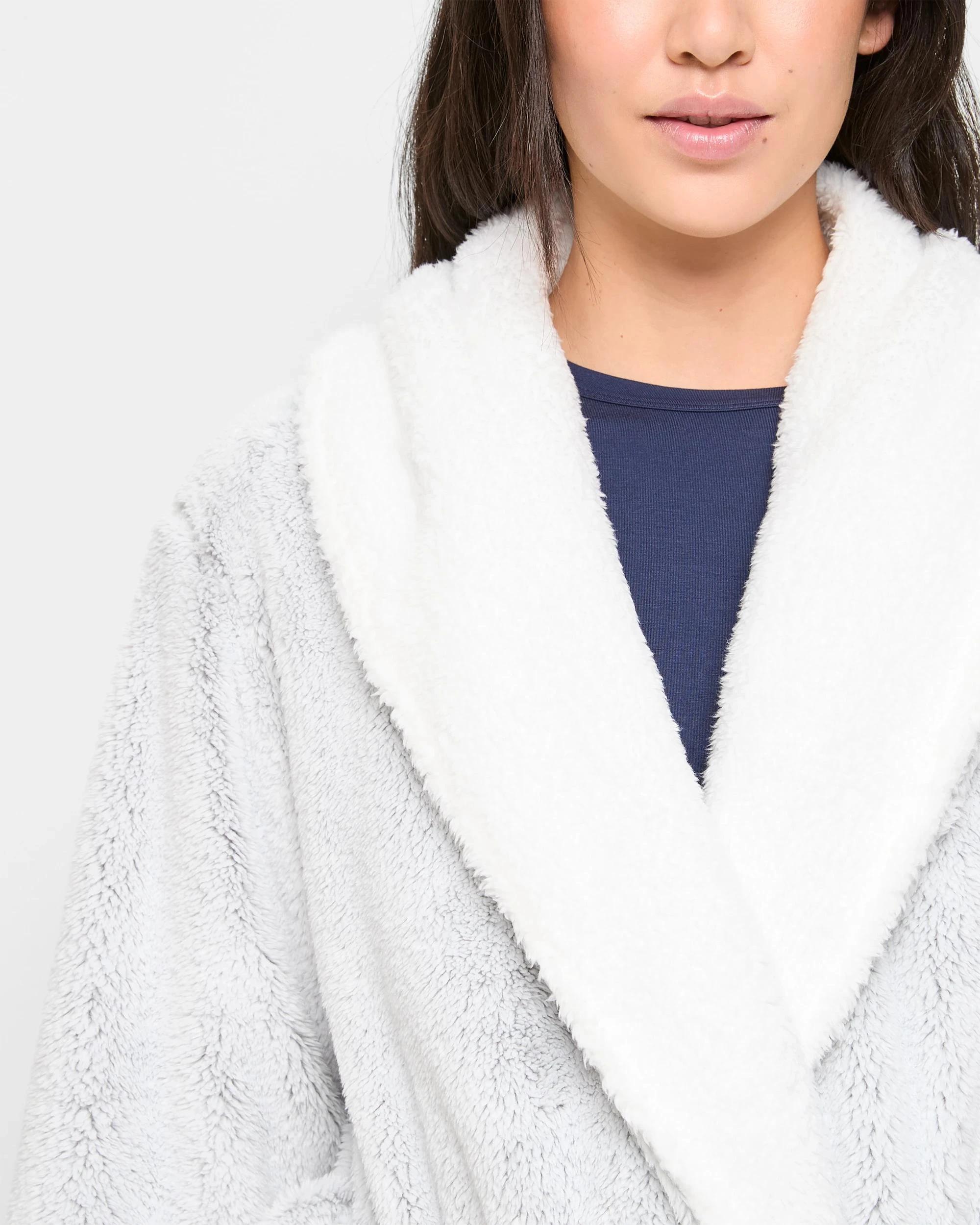 4 Target Woman Sherpa Collared Sleep Robe GREY, 4 of 5