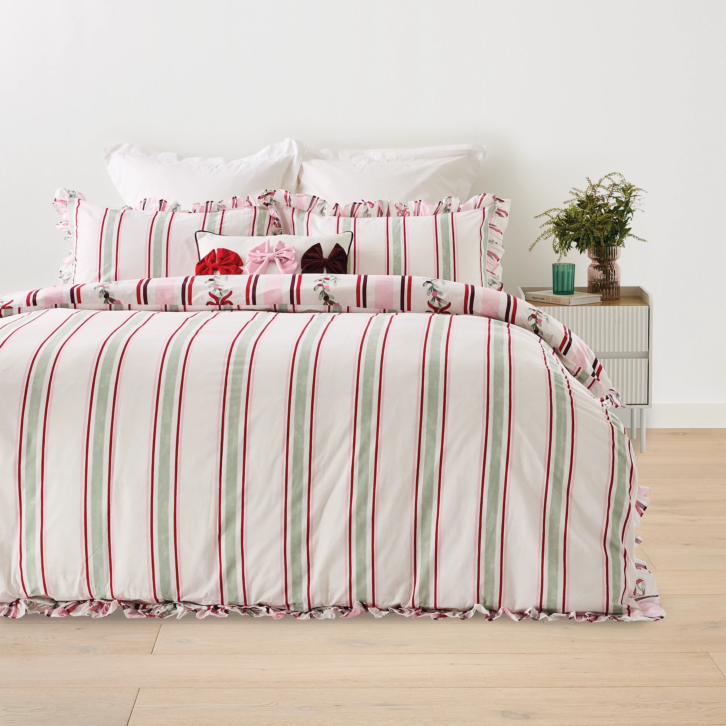 2 Festive Floral Cotton Rich Reversible Quilt Cover Set - Queen Bed, 2 of 7