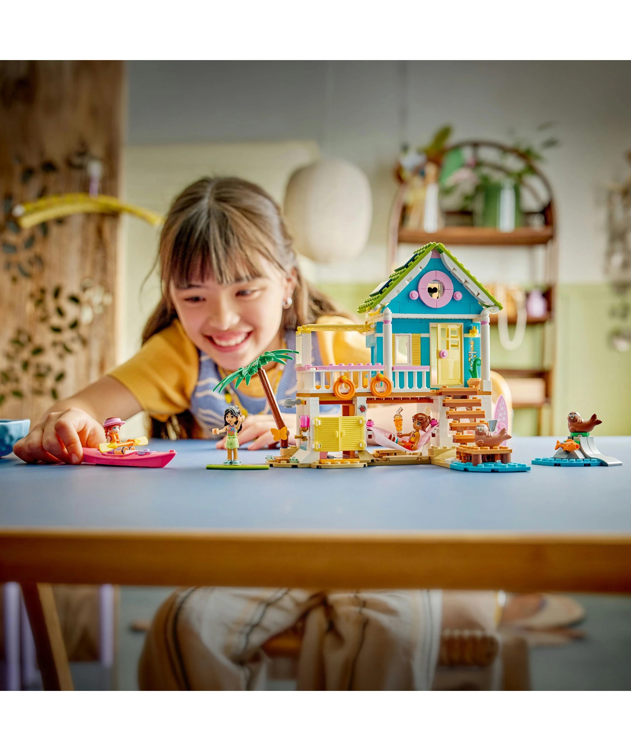 8 LEGO Friends Beach House with Seals 42699, 8 of 10