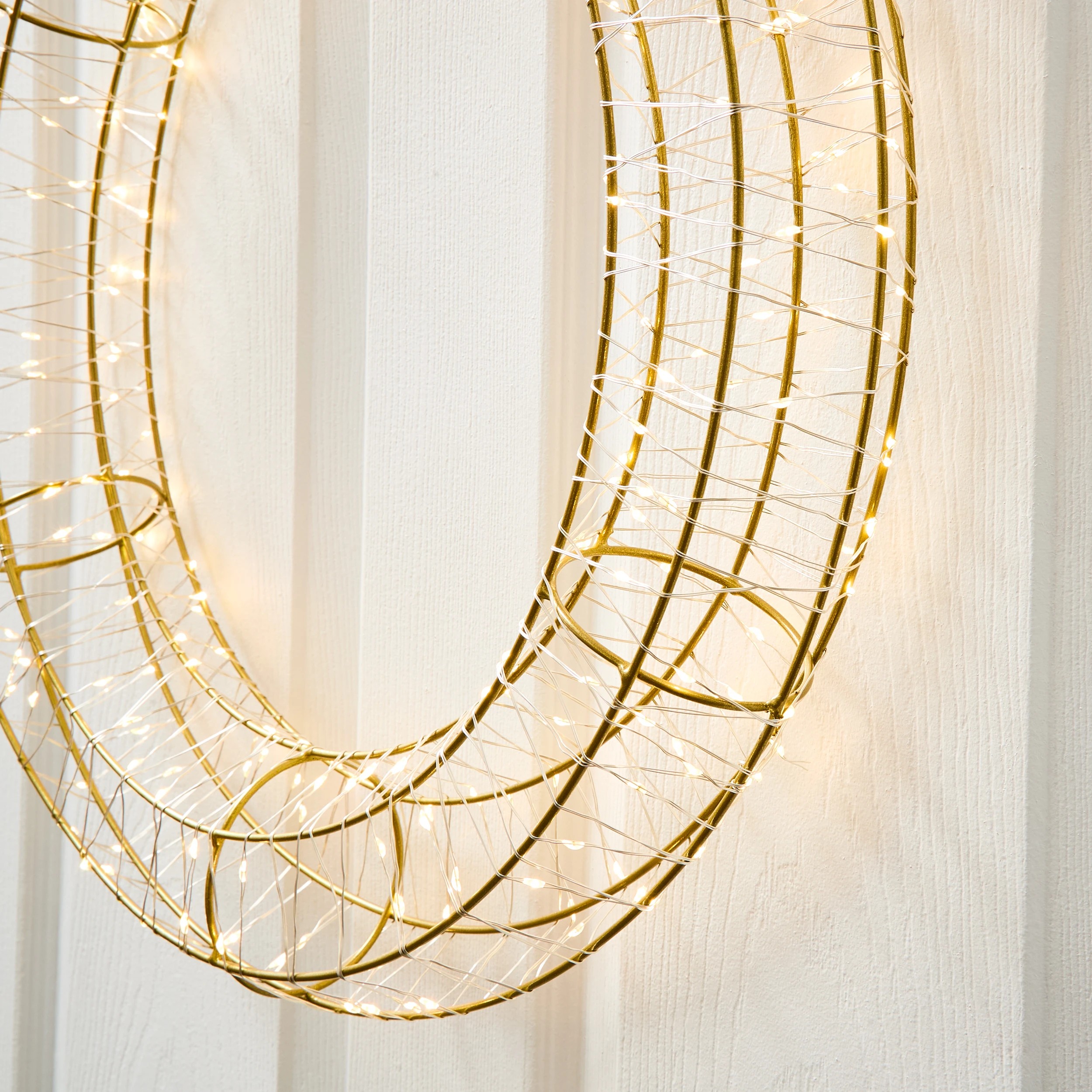 5 Low Voltage LED Light Up Wire Wreath, 5 of 8