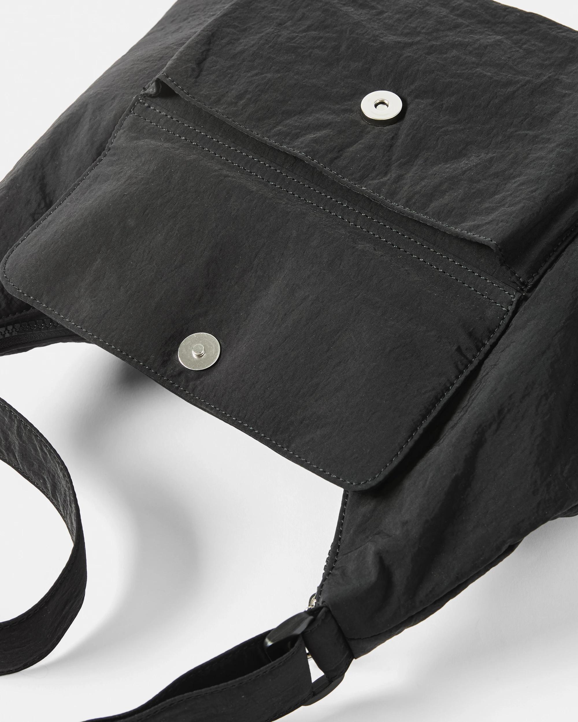 3 Everyday Nylon Crossbody Bag Black, 3 of 4