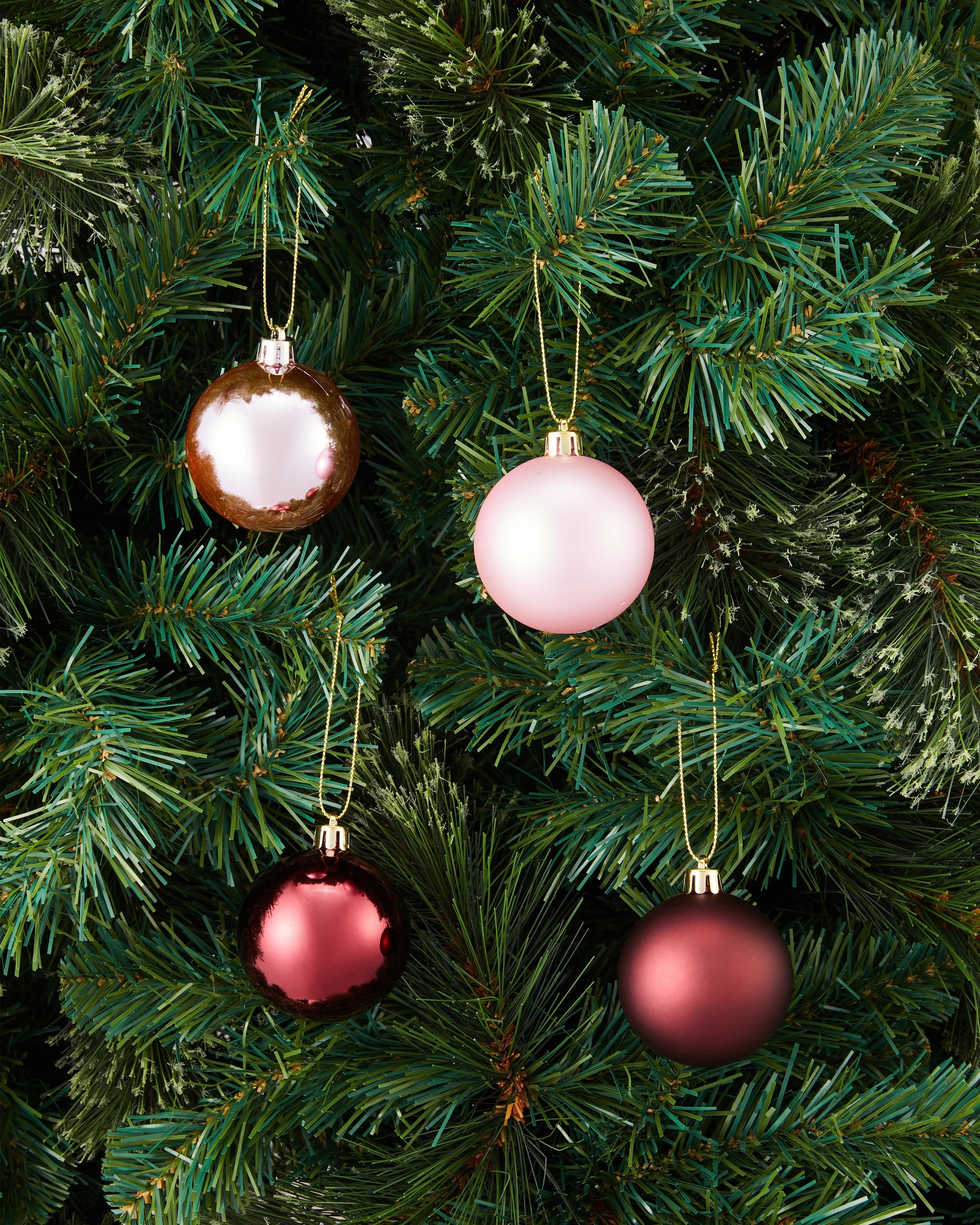7 47 Pack 6cm Fig Baubles, 7 of 8