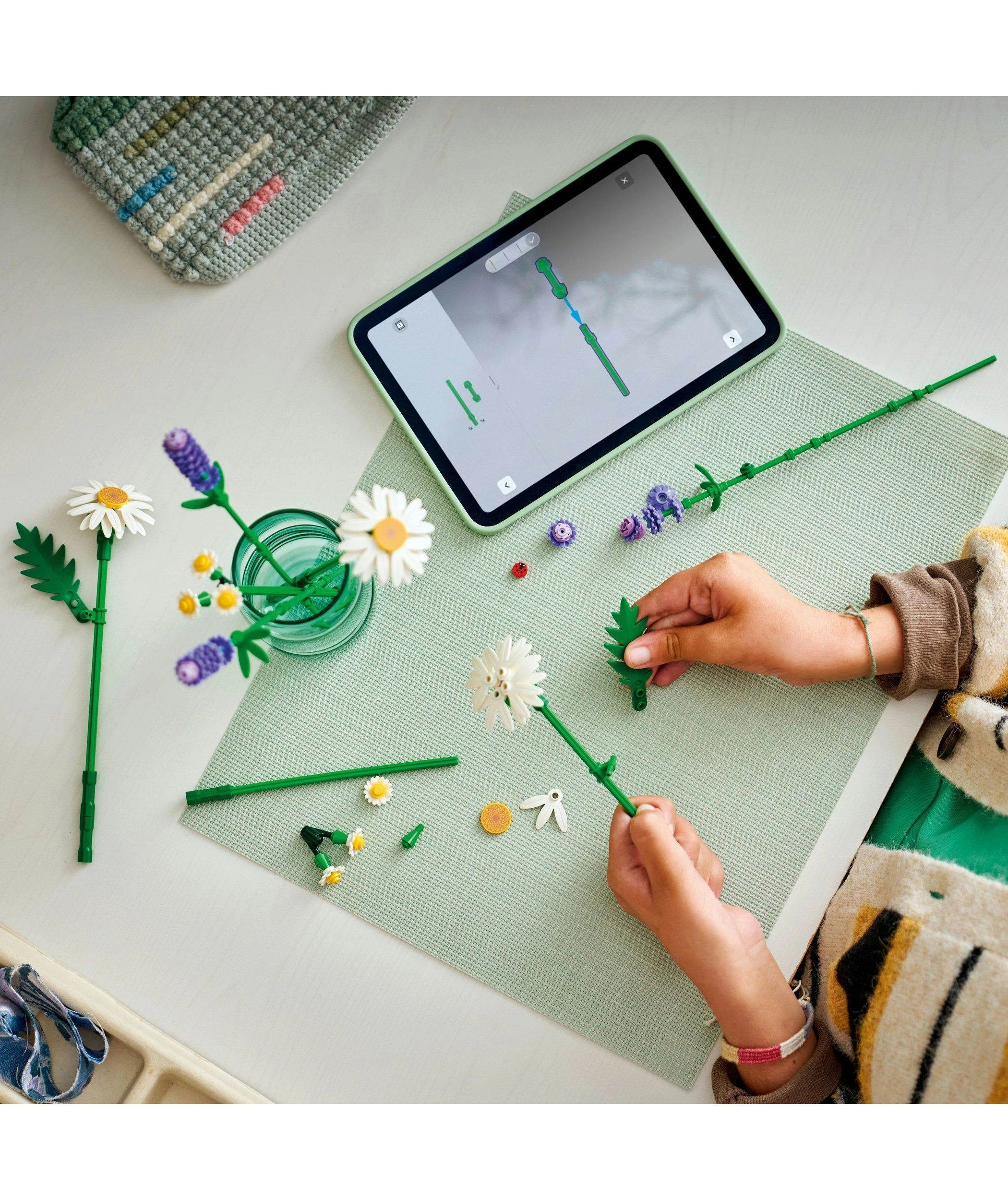 8 LEGO Botanicals Daisies 11508, 8 of 10