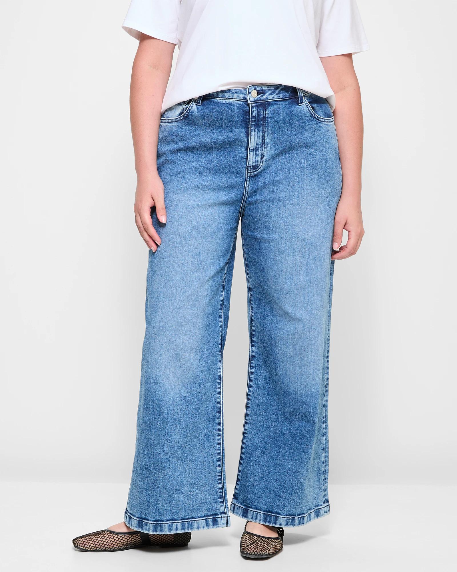 2 Target Plus Size Full Length Wide Leg Denim Jeans CAPRI BLUE, 2 of 5