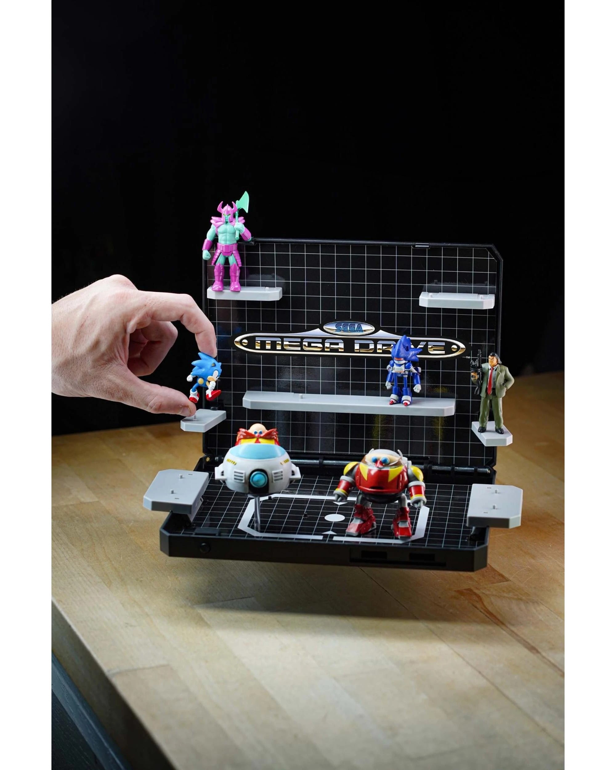 10 Console Heroes Sega Mega Drive Supervillain Bundle Diorama, 10 of 10