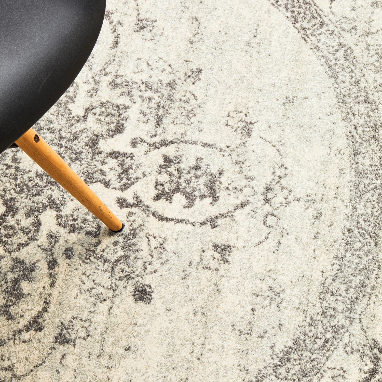8 Common Ground Rugs Era 977 150x150cm Round - Small Pet Friendly Rug - Silver, 8 of 8