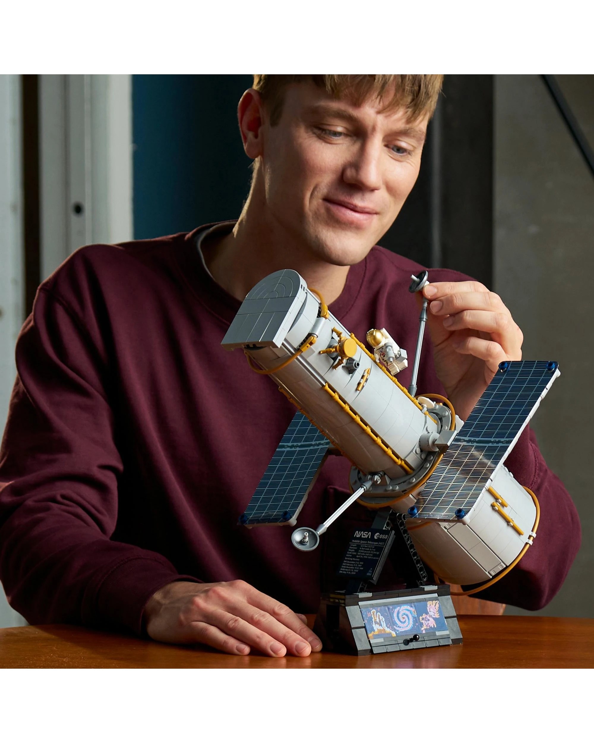 5 LEGO Icons Hubble Space Telescope - 11382, 5 of 10