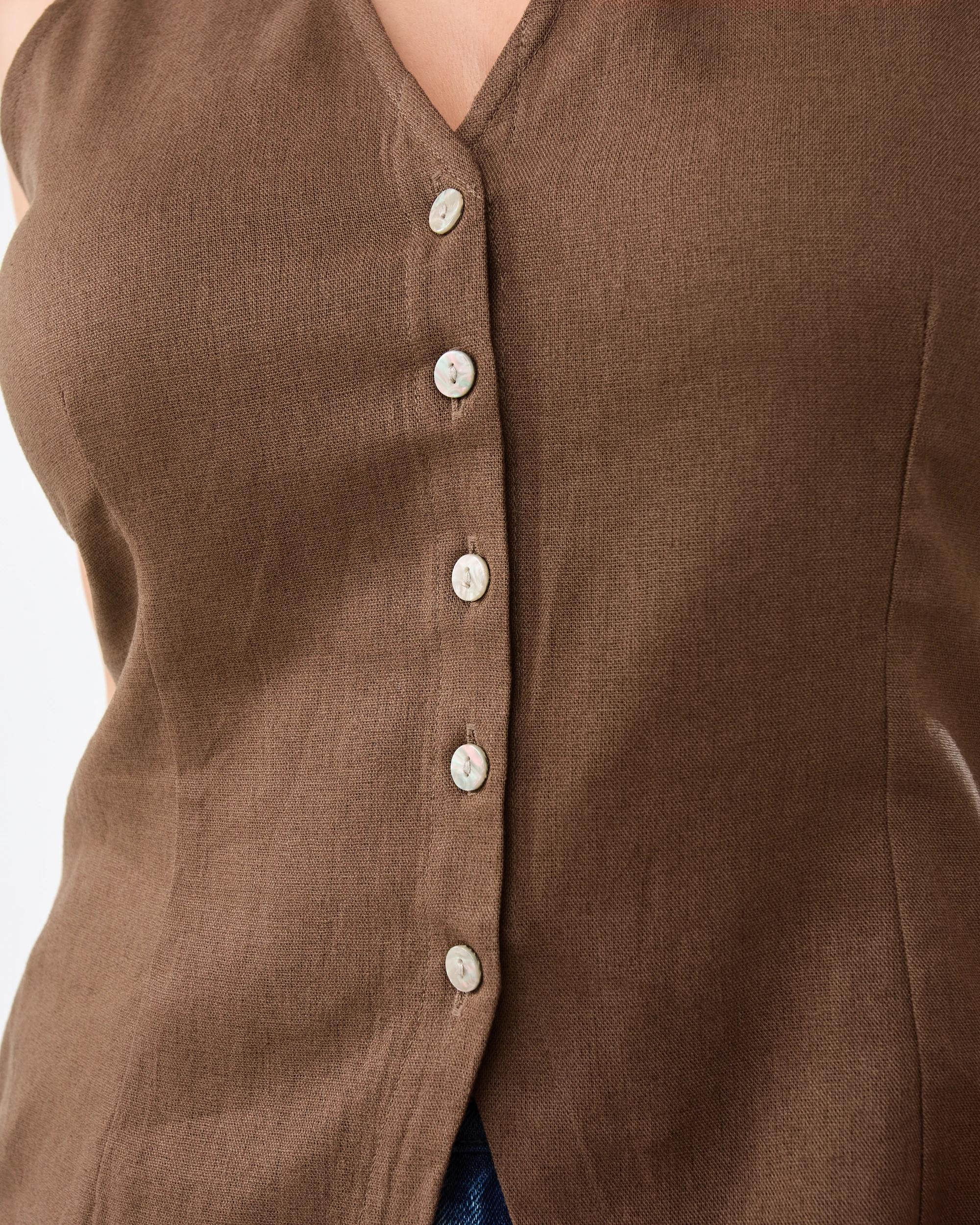 6 Sleeveless Collared Linen Blend Button Top Mochbrown, 6 of 7