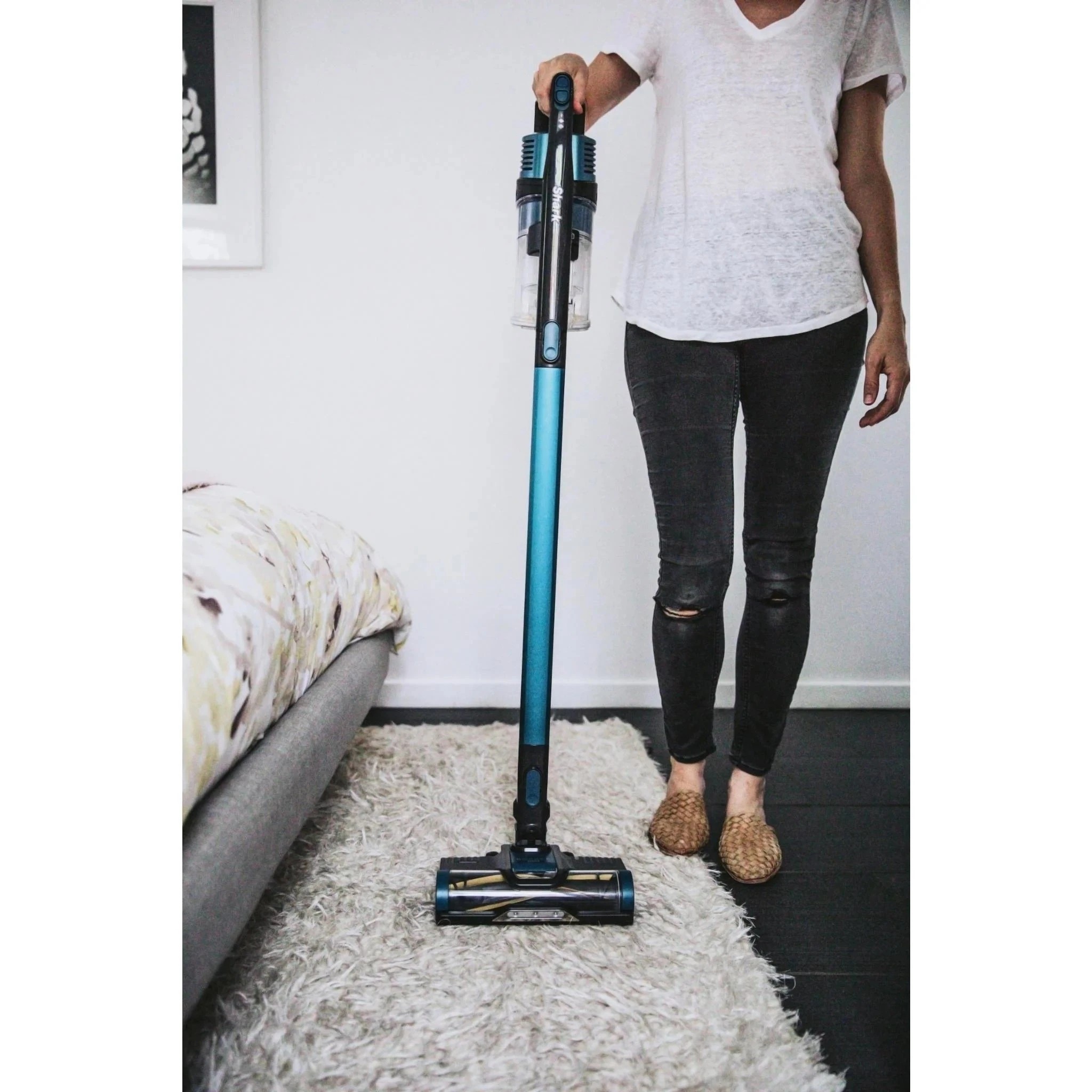 10 Shark IZ102 Cordless Vacuum w/ Self Cleaning Brushroll, 10 of 10