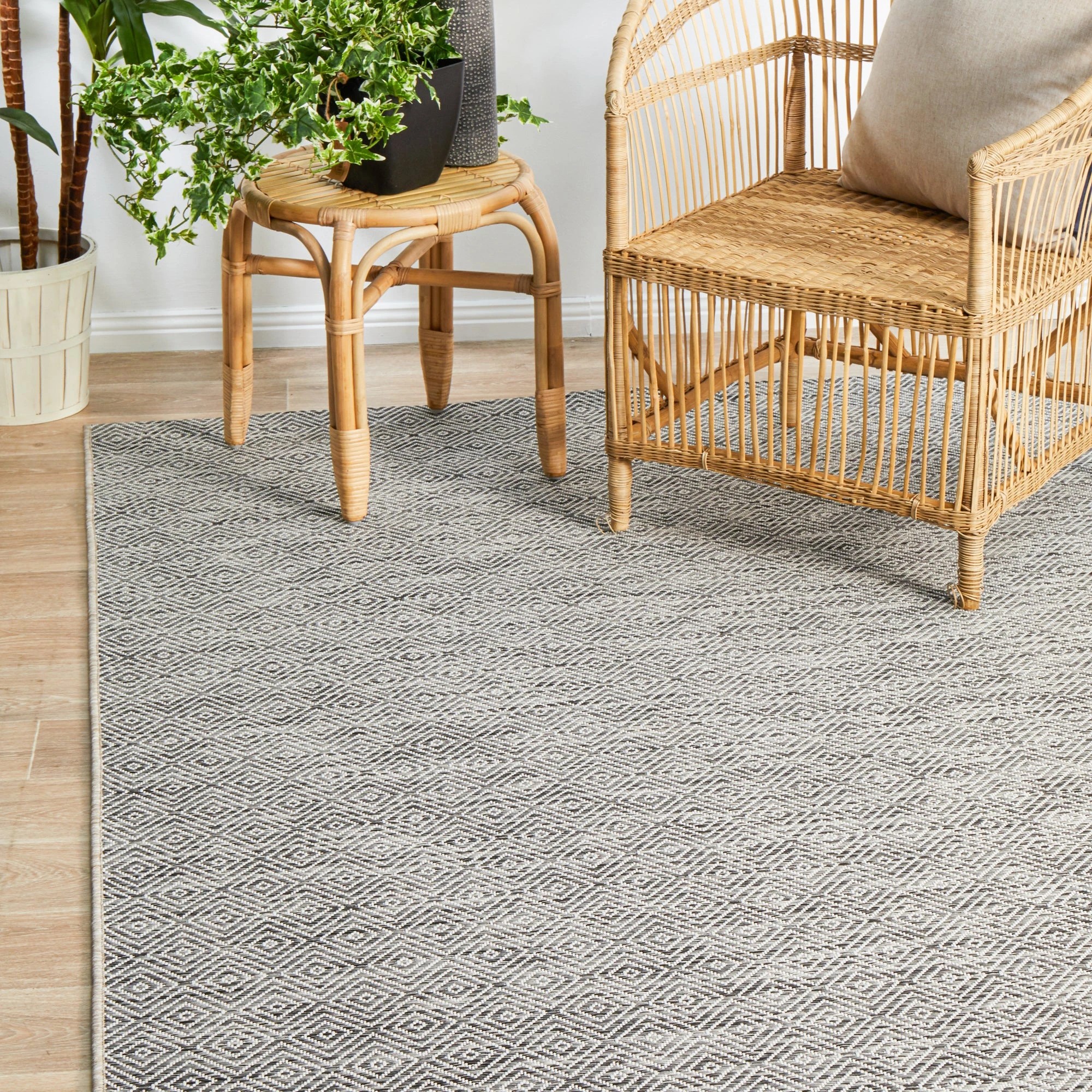 2 Common Ground Rugs Portico 5500 230x160cm - Medium Outdoor Rug - Grey, 2 of 9