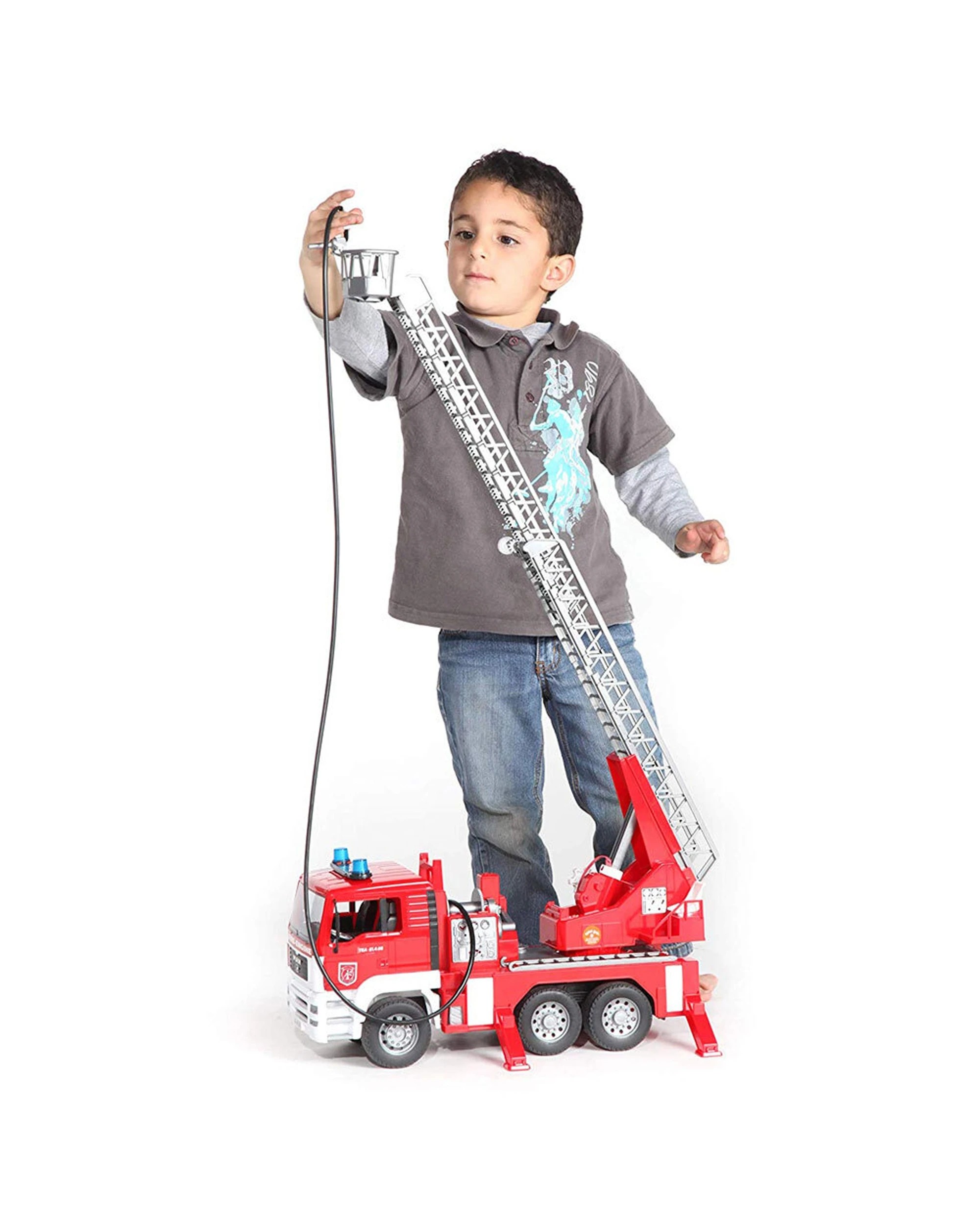 4 Bruder 1:16 47cm Fire Engine Truck With Water Pump Light Sound Toy 4 Years+ - Red, 4 of 4