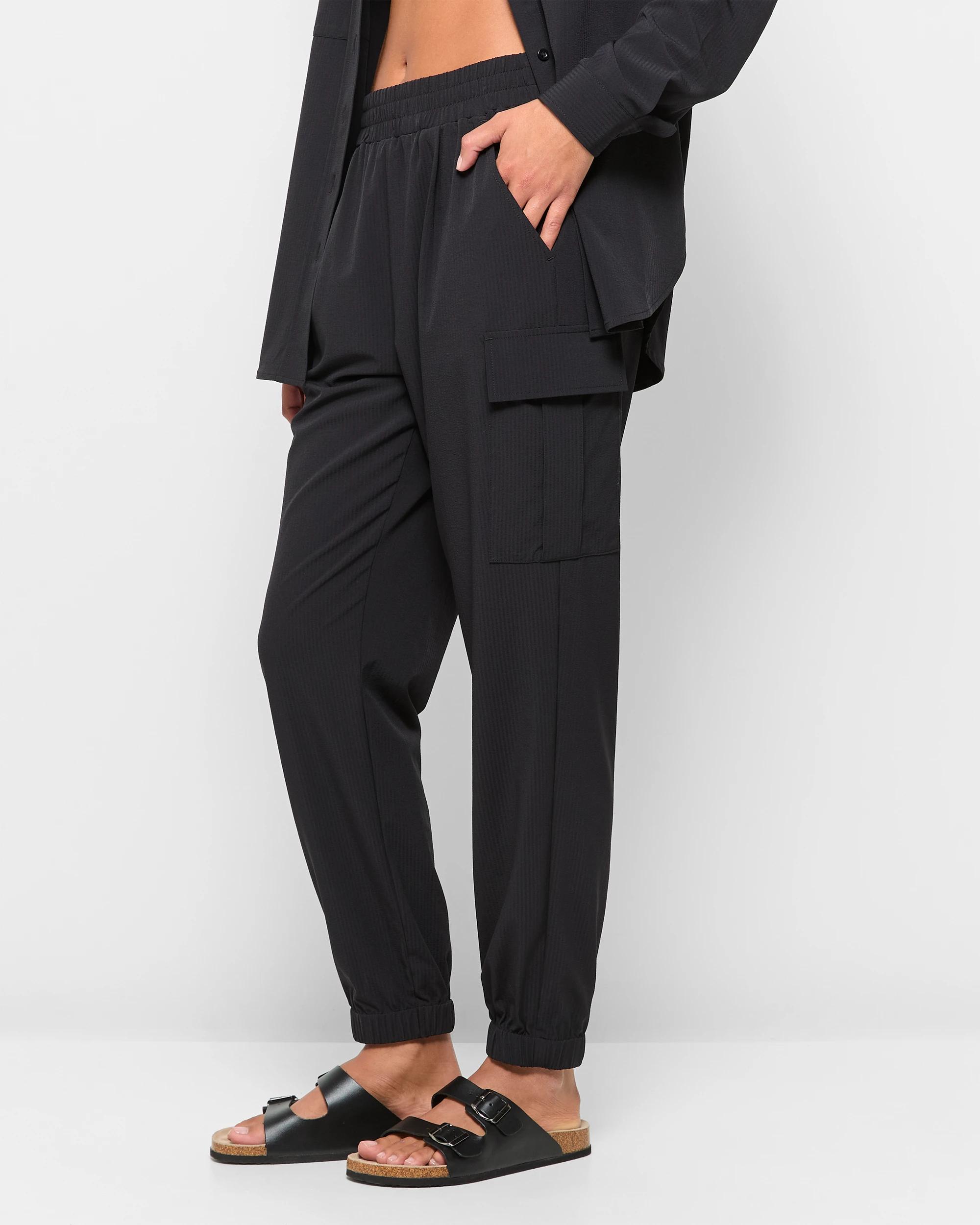 3 Target Active Woven Cargo Pants BLACK, 3 of 5