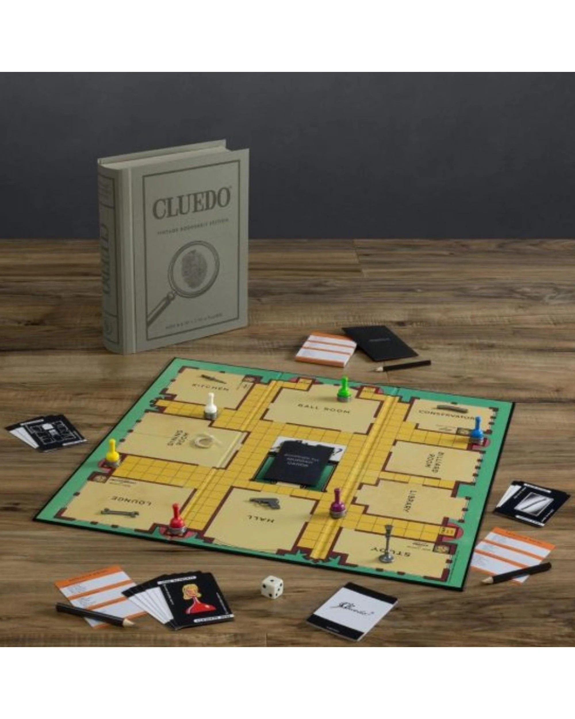 4 Cluedo Vintage Bookshelf Edition, 4 of 5