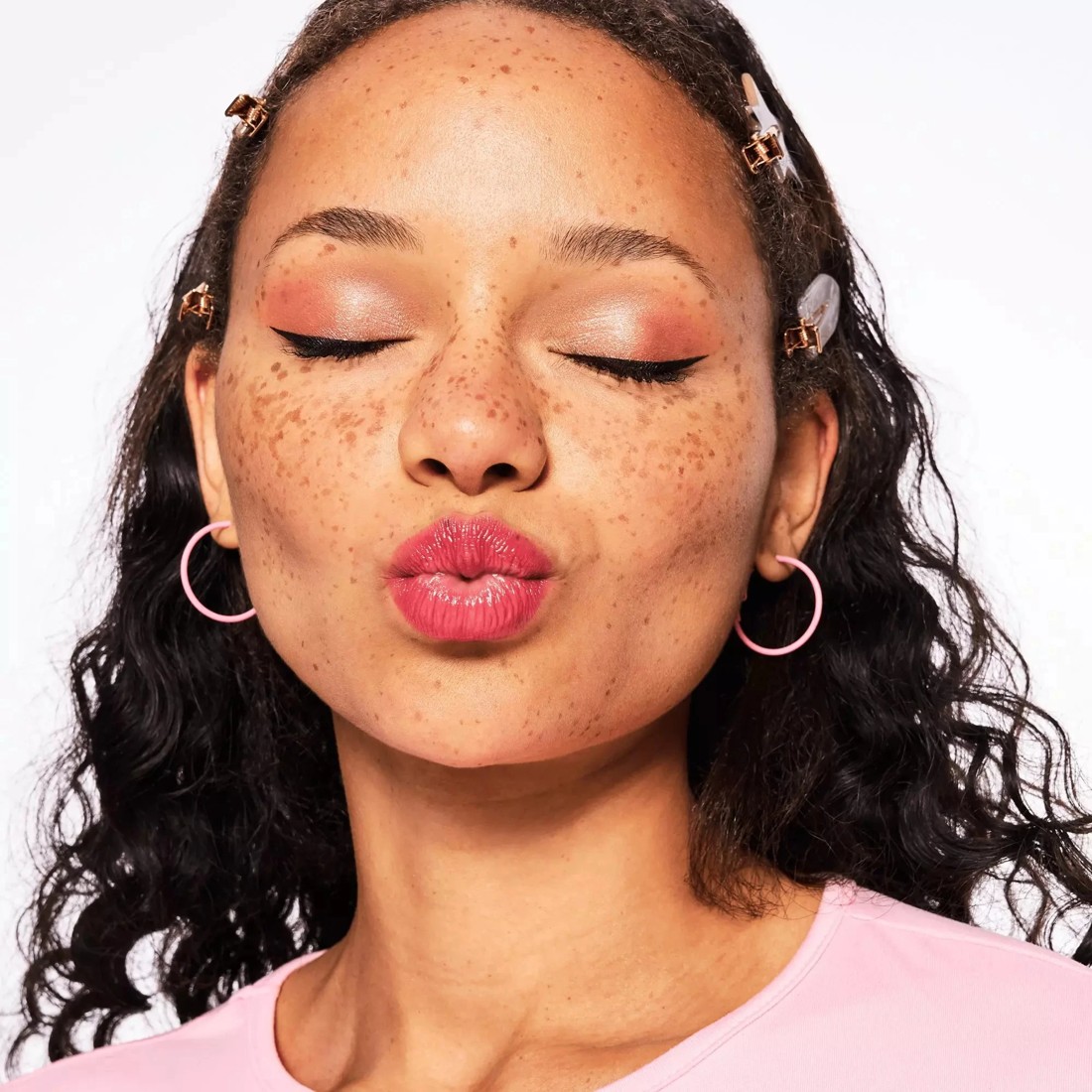 7 Essence Juicy Bomb Glossy Butter Balm - 01 One In A Melon, 7 of 8