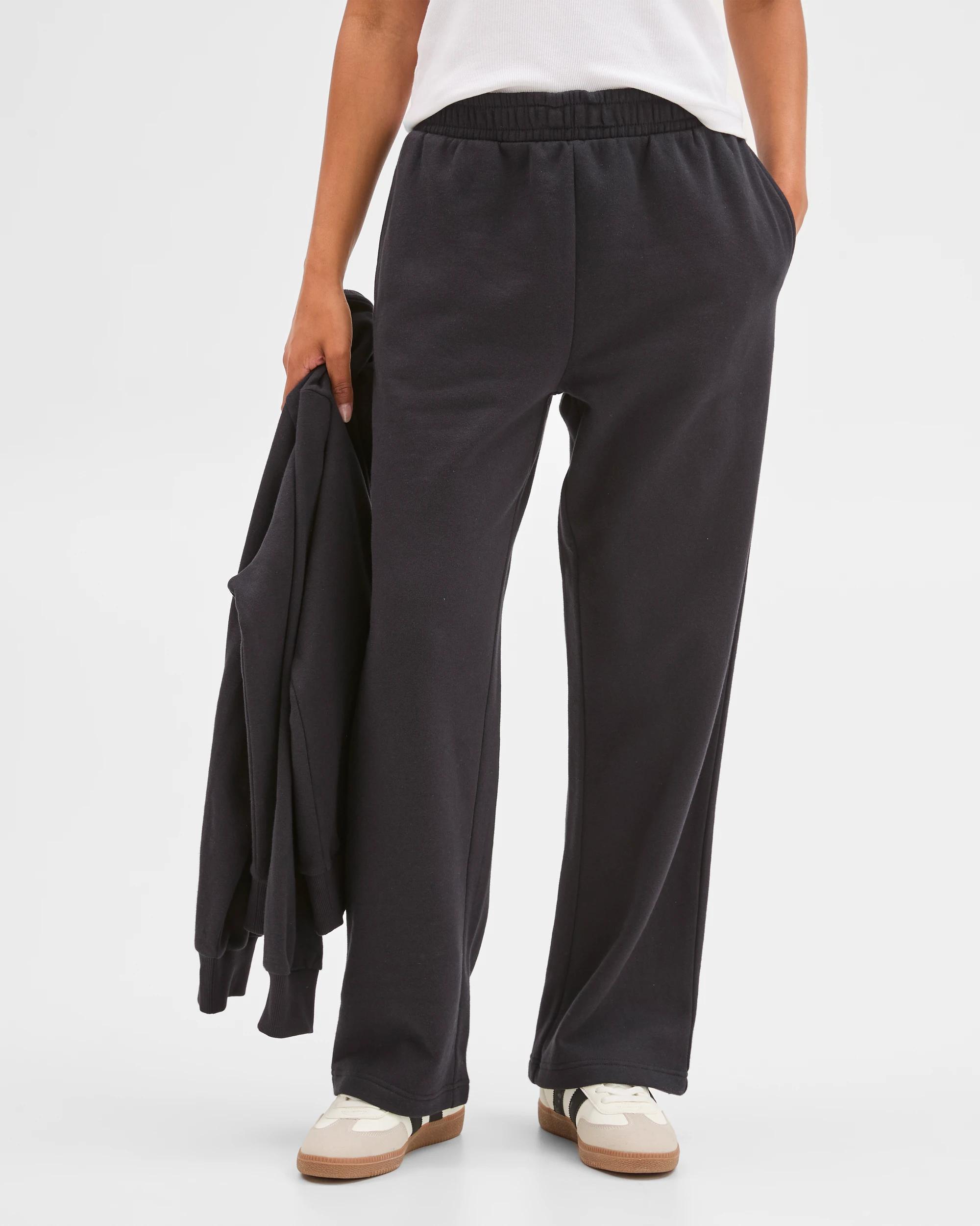 2 Target Active Active Australian Cotton Blend Straight Leg Fleece Trackpants BLACK, 2 of 5