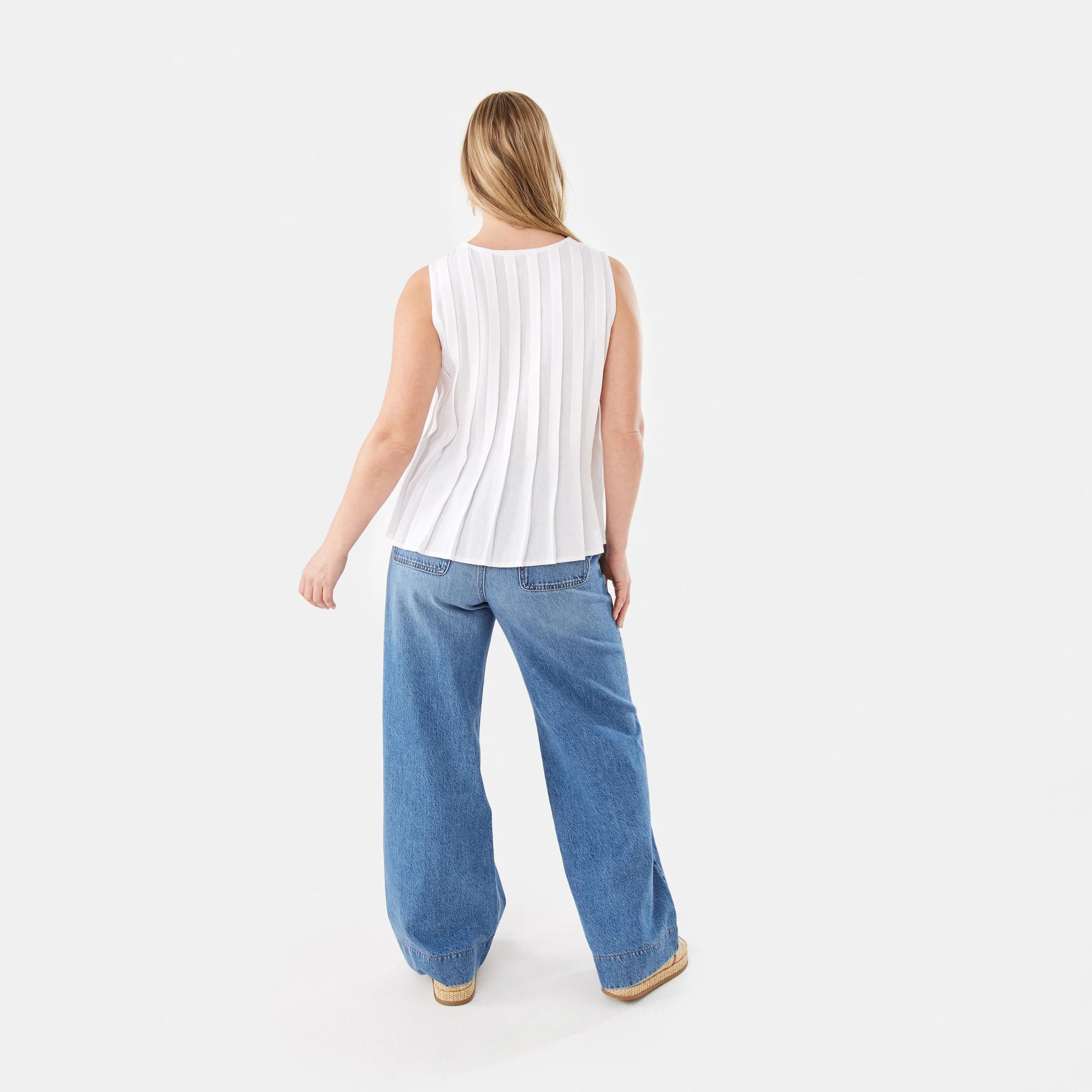 4 Sleeveless Pleated Tie Front Top White, 4 of 7
