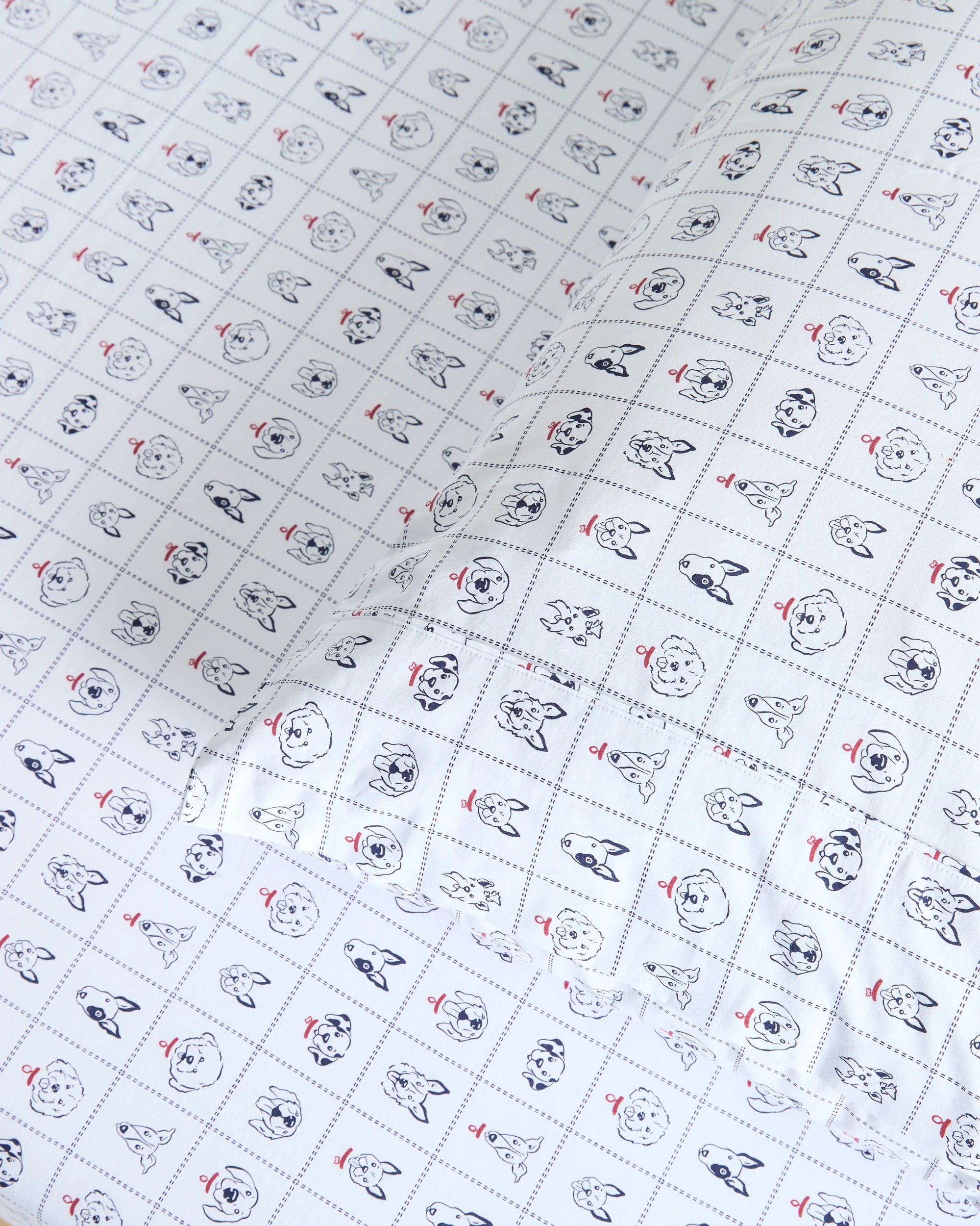 2 Target Australian Cotton Spike Dogs Kids Fitted Sheet - Single Bed - White, 2 of 4