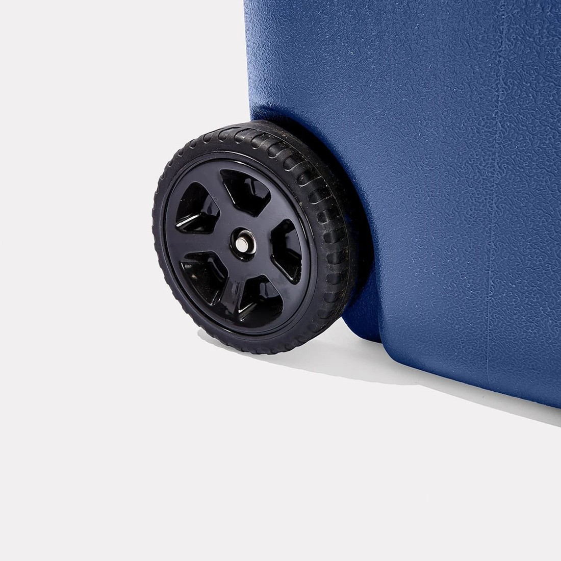 8 38L Wheelie Cooler, 8 of 9