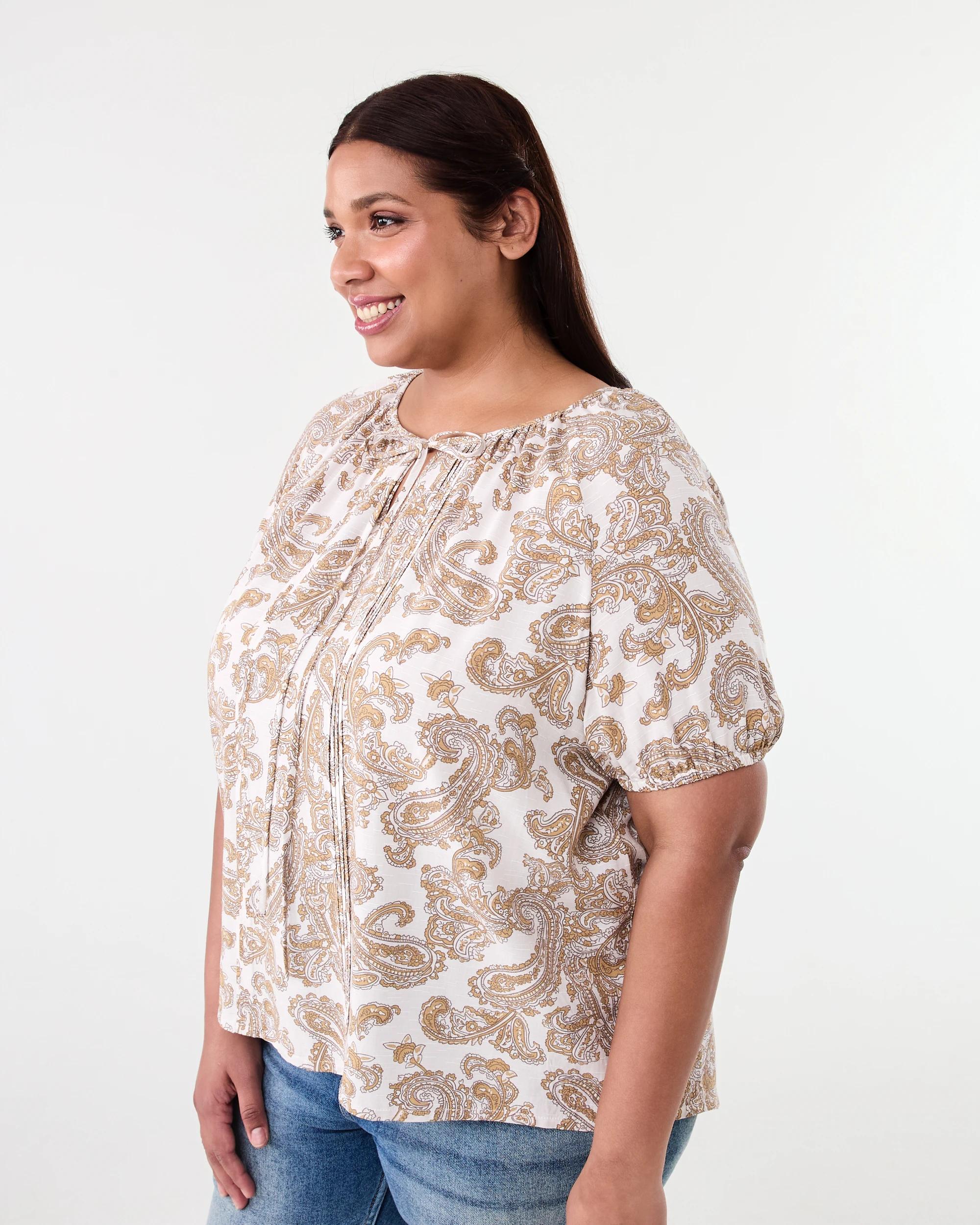 2 Curve Short Sleeve Pintuck Tie Front Top Bge Pais, 2 of 5